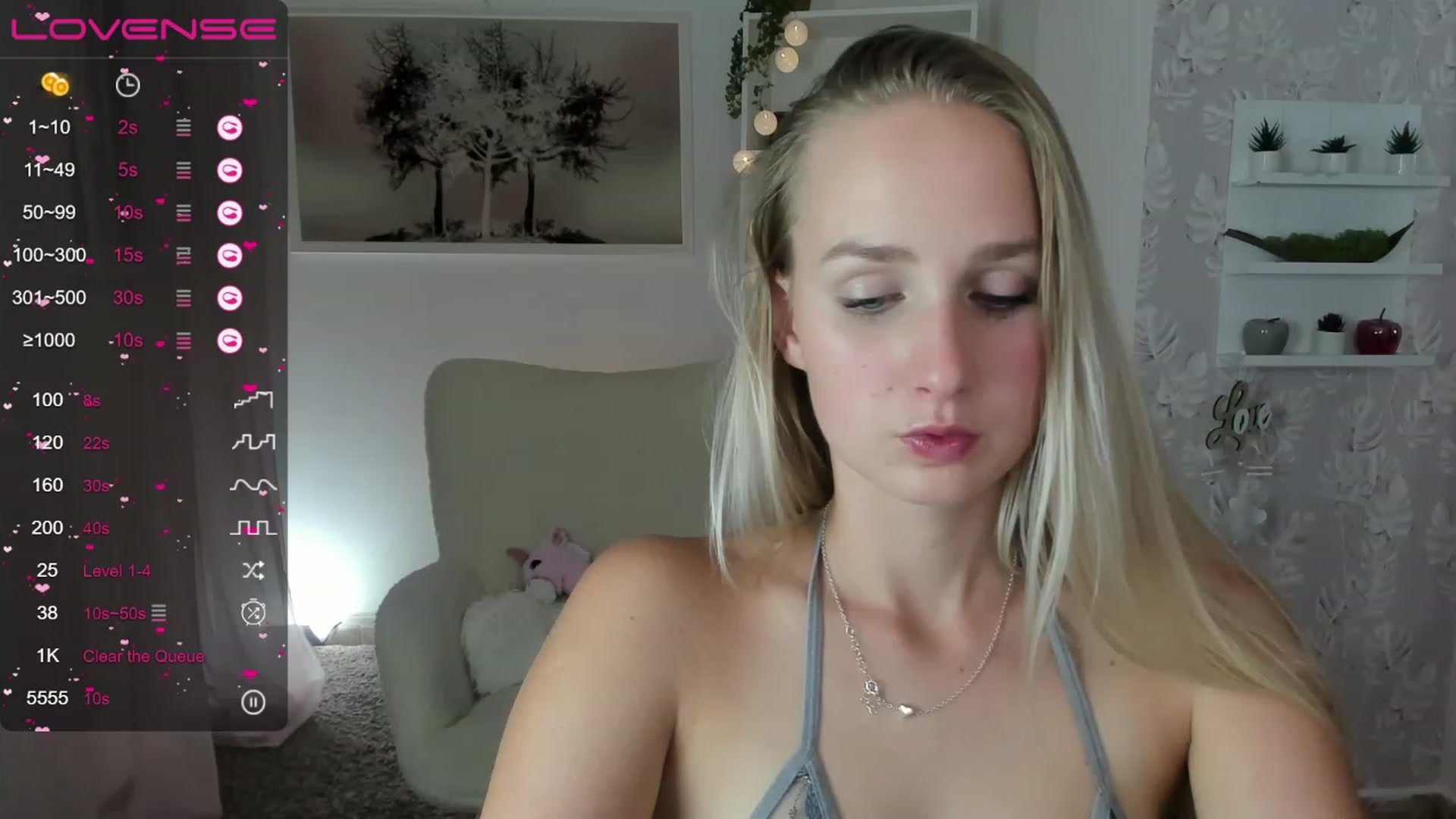Gallery image thumbnail from Amy_Rea18's myfreecams stream on, 08/11/2023, 01:39 image 9 of 20