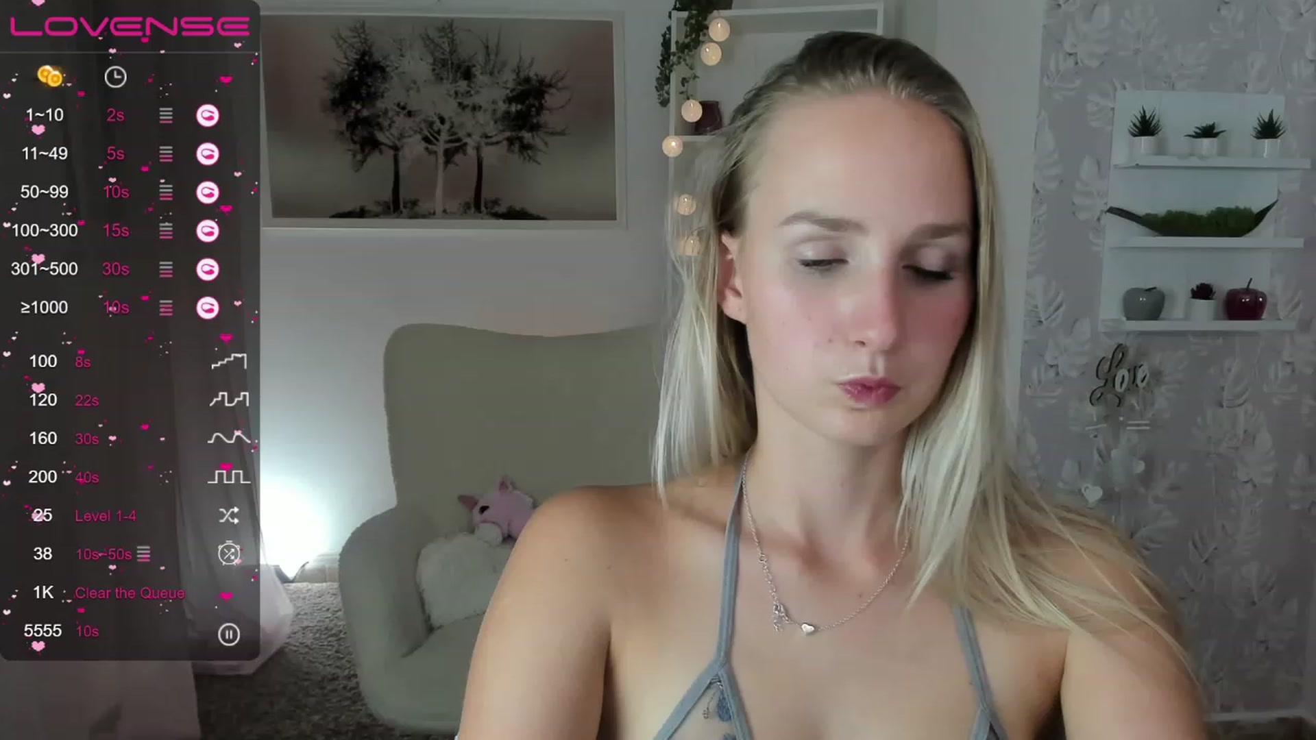 Gallery image thumbnail from Amy_Rea18's myfreecams stream on, 08/11/2023, 01:39 image 10 of 20