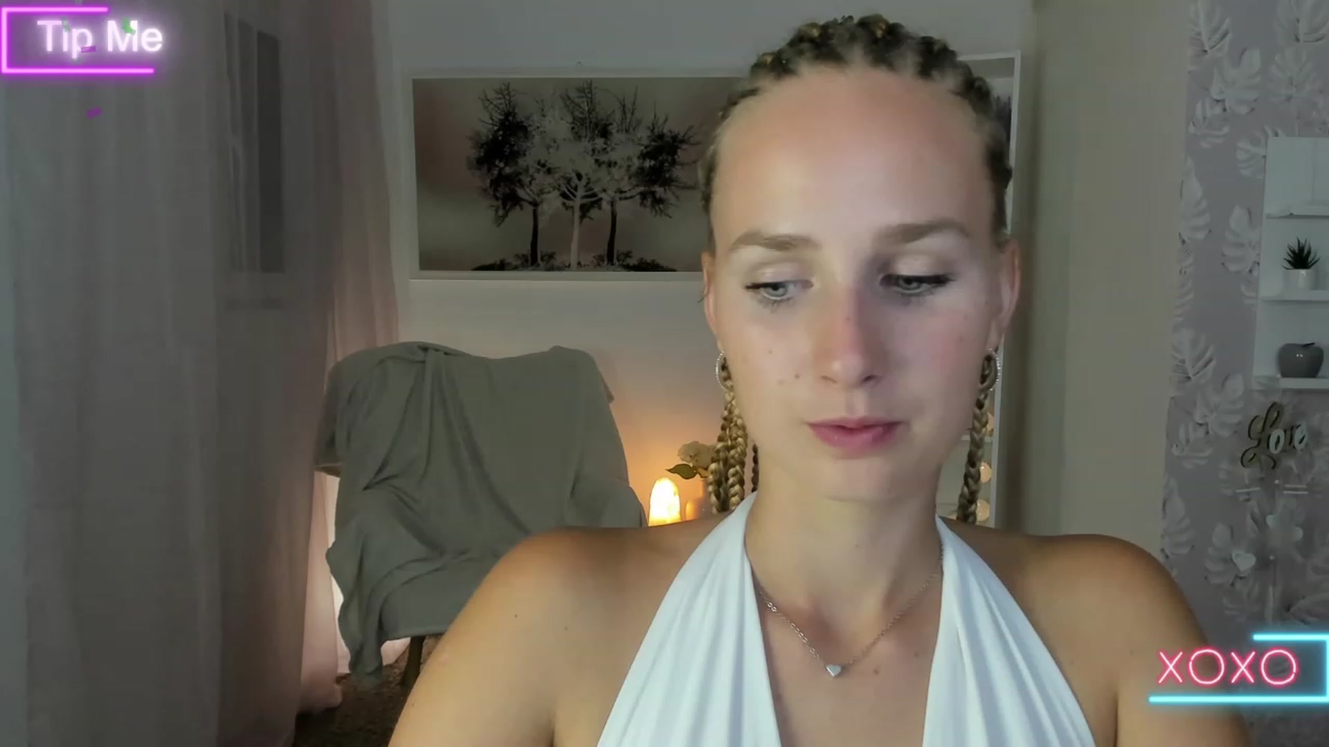 Gallery image thumbnail from Amy_Rea18's myfreecams stream on, 08/20/2023, 19:05 image 15 of 20