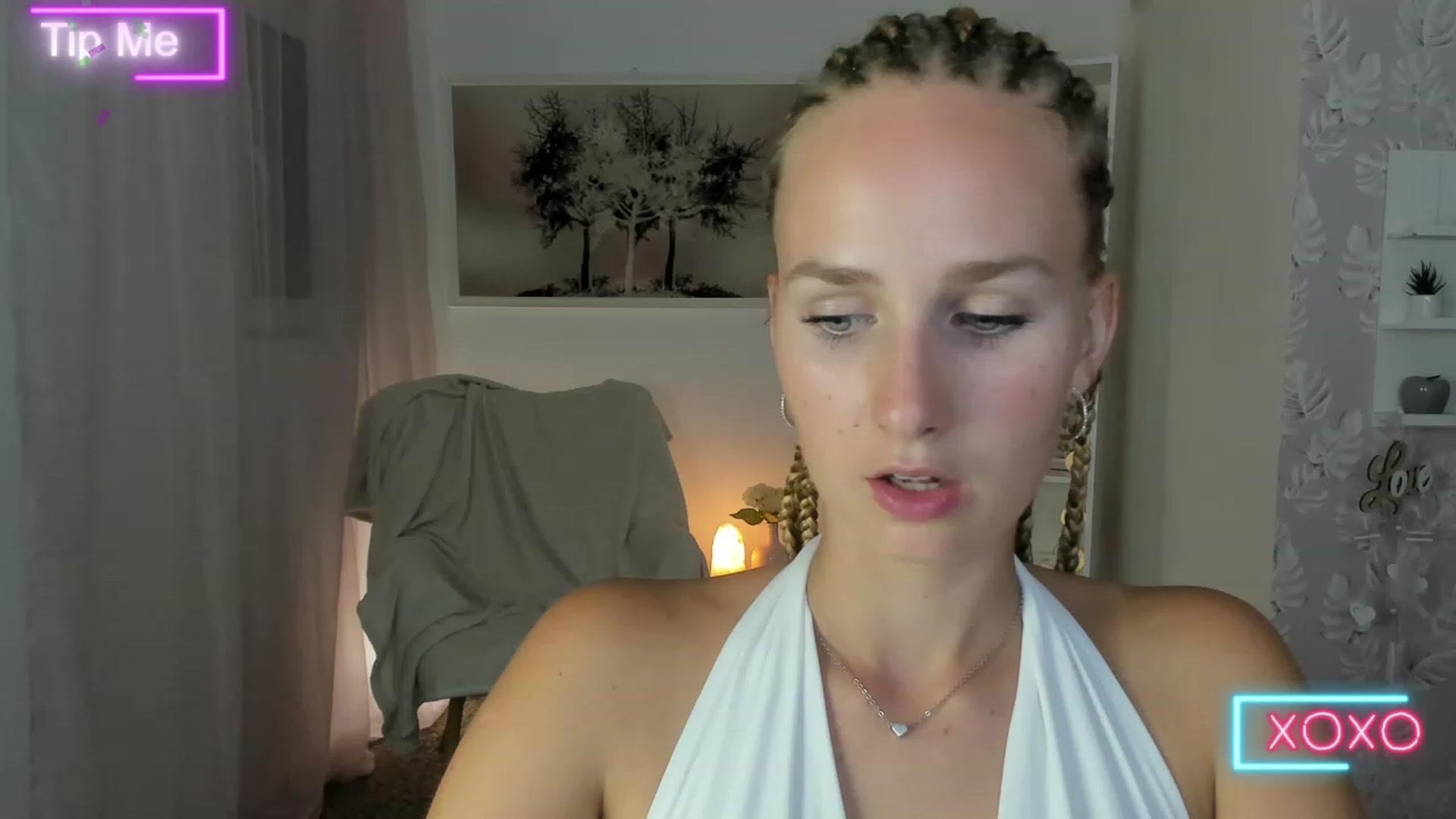 Gallery image thumbnail from Amy_Rea18's myfreecams stream on, 08/20/2023, 19:05 image 14 of 20