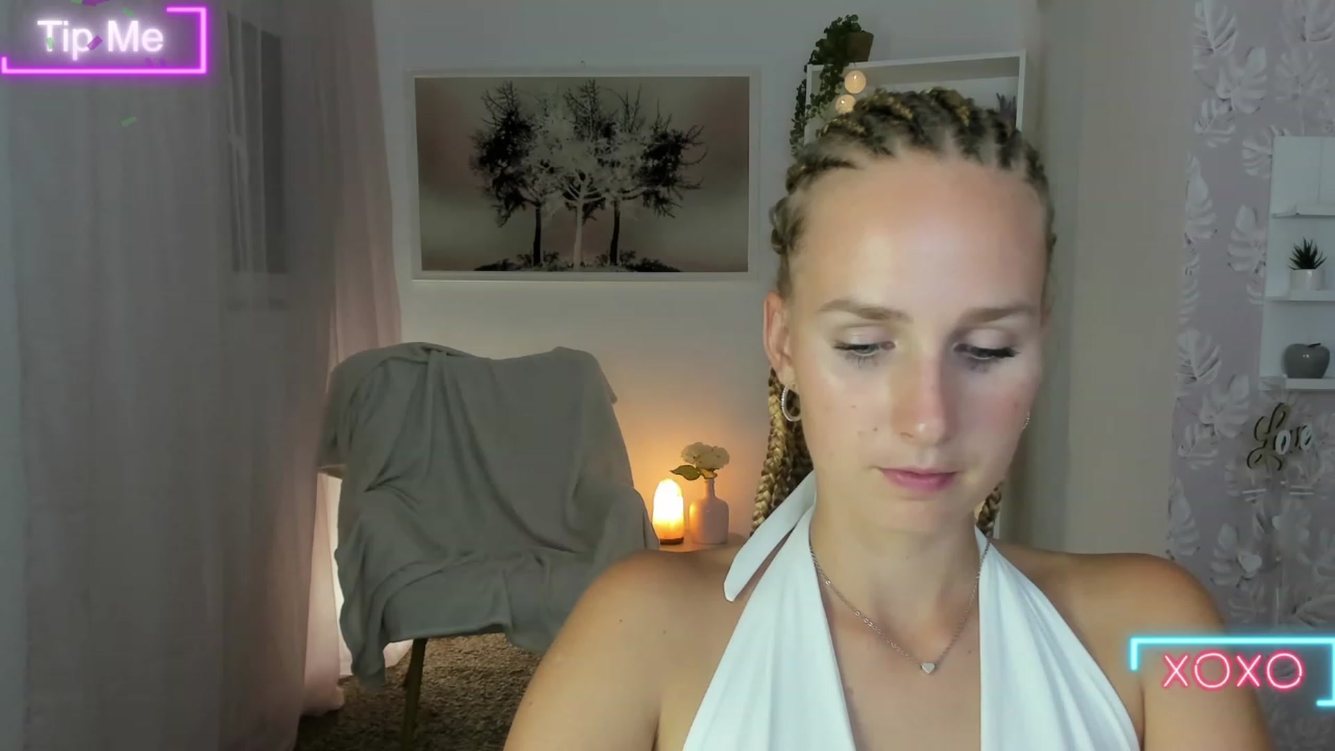 Gallery image thumbnail from Amy_Rea18's myfreecams stream on, 08/20/2023, 21:49 image 14 of 20