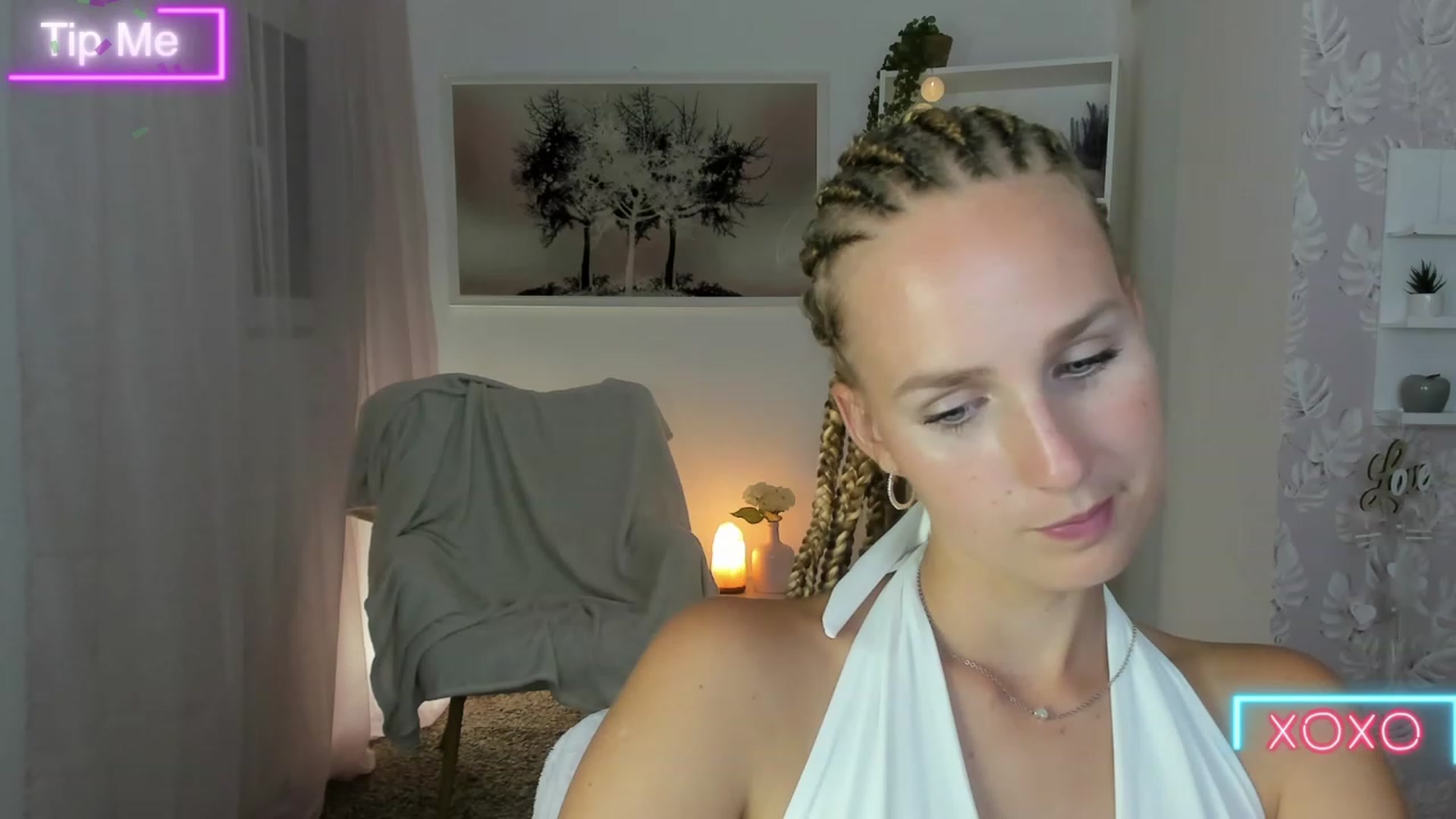 Gallery image thumbnail from Amy_Rea18's myfreecams stream on, 08/20/2023, 21:49 image 17 of 20