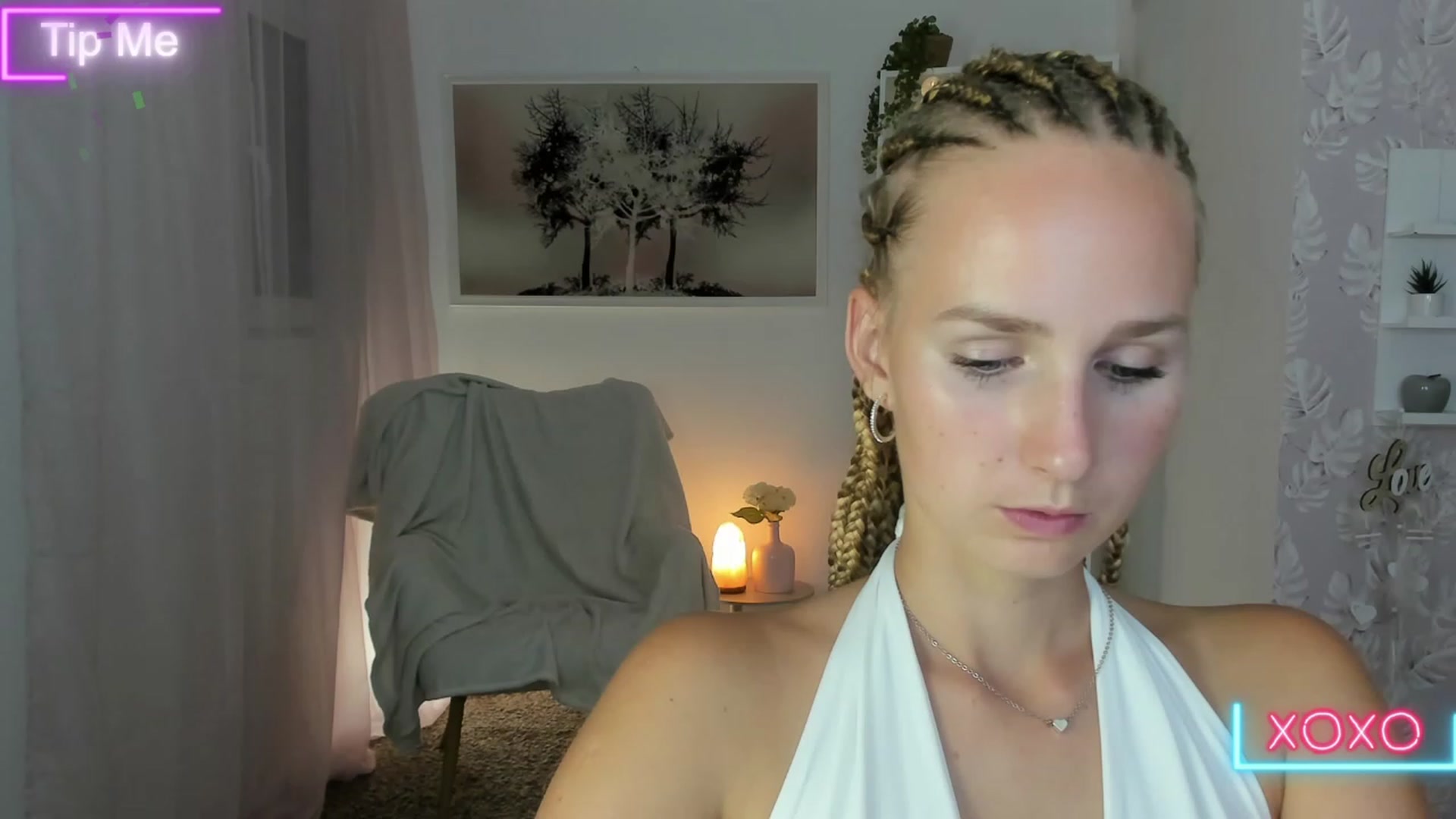 Gallery image thumbnail from Amy_Rea18's myfreecams stream on, 08/20/2023, 21:49 image 4 of 20