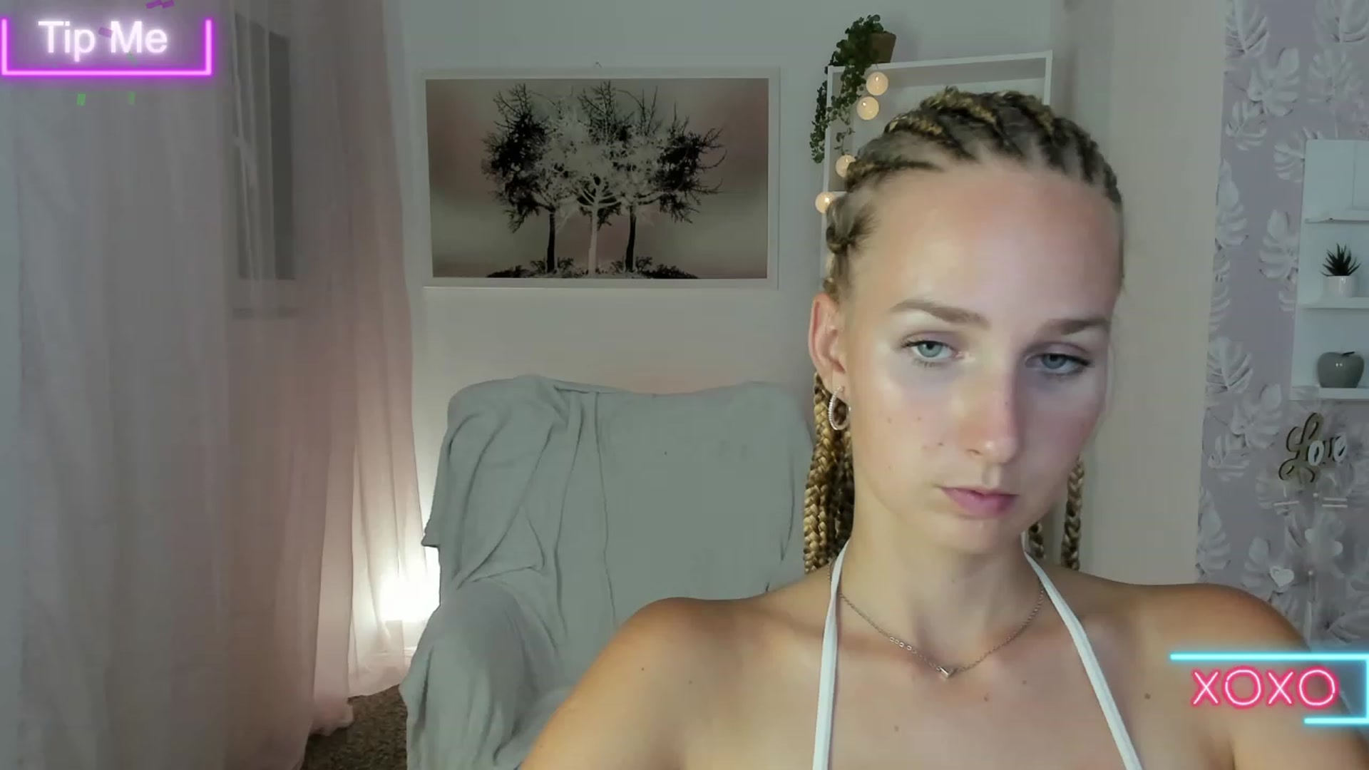 Gallery image thumbnail from Amy_Rea18's myfreecams stream on, 08/20/2023, 22:26 image 18 of 20