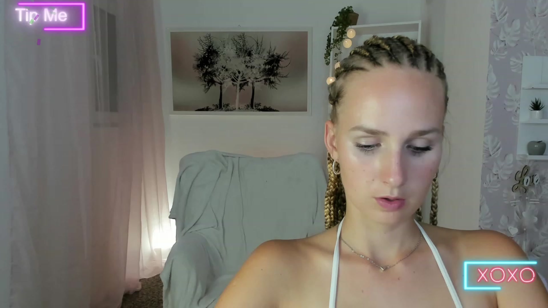 Gallery image thumbnail from Amy_Rea18's myfreecams stream on, 08/20/2023, 22:26 image 20 of 20