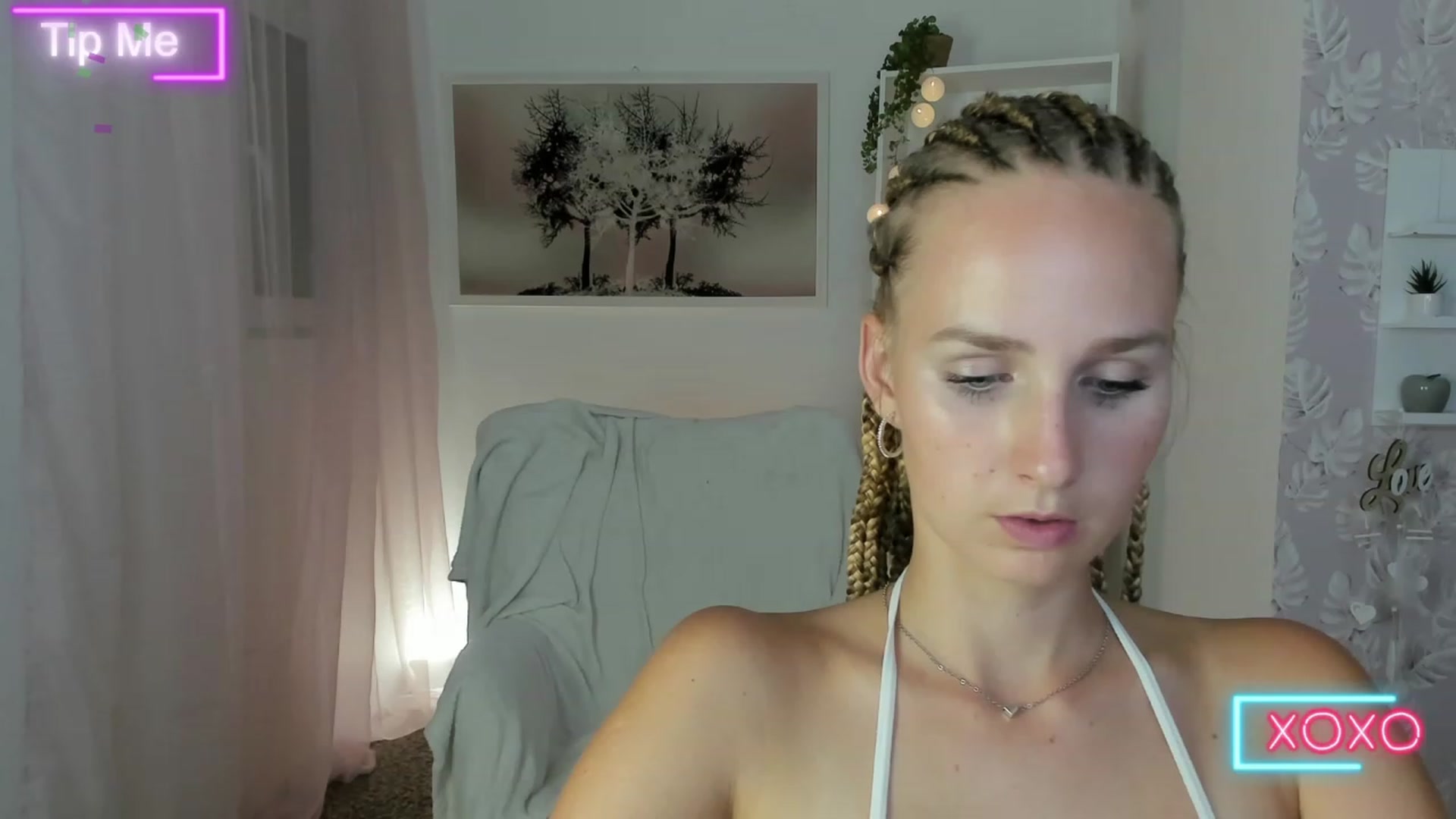 Gallery image thumbnail from Amy_Rea18's myfreecams stream on, 08/20/2023, 22:26 image 14 of 20