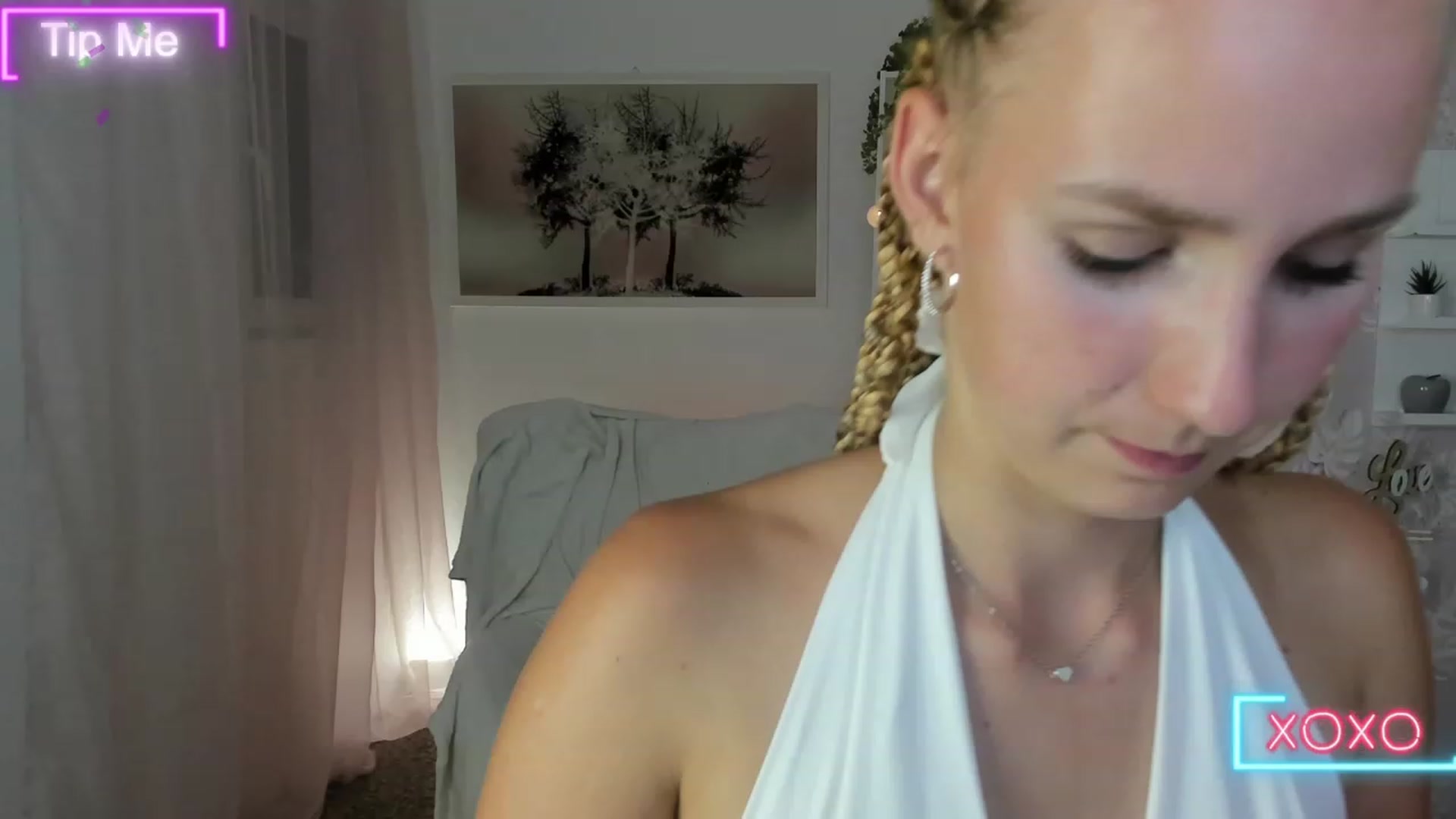 Gallery image thumbnail from Amy_Rea18's myfreecams stream on, 08/20/2023, 22:26 image 2 of 20