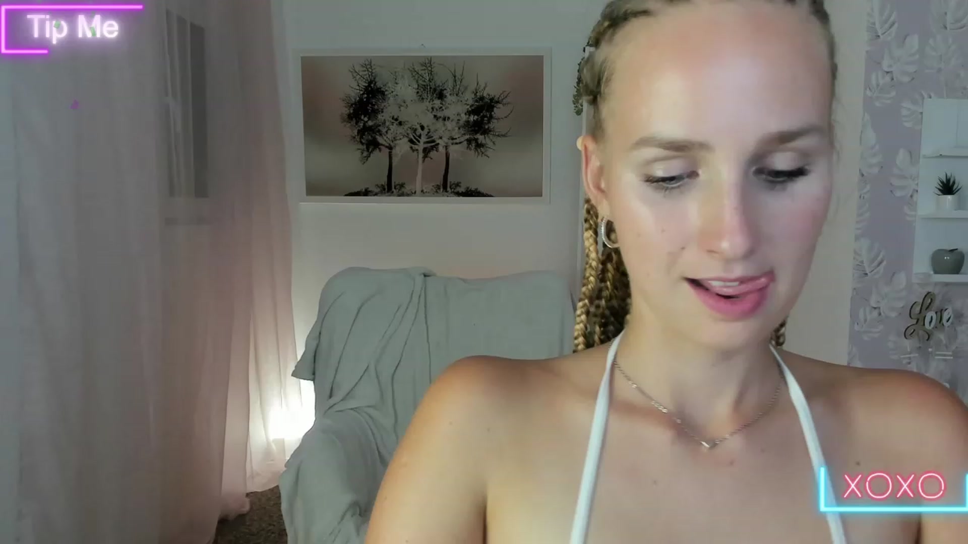 Gallery image thumbnail from Amy_Rea18's myfreecams stream on, 08/20/2023, 23:03 image 11 of 20