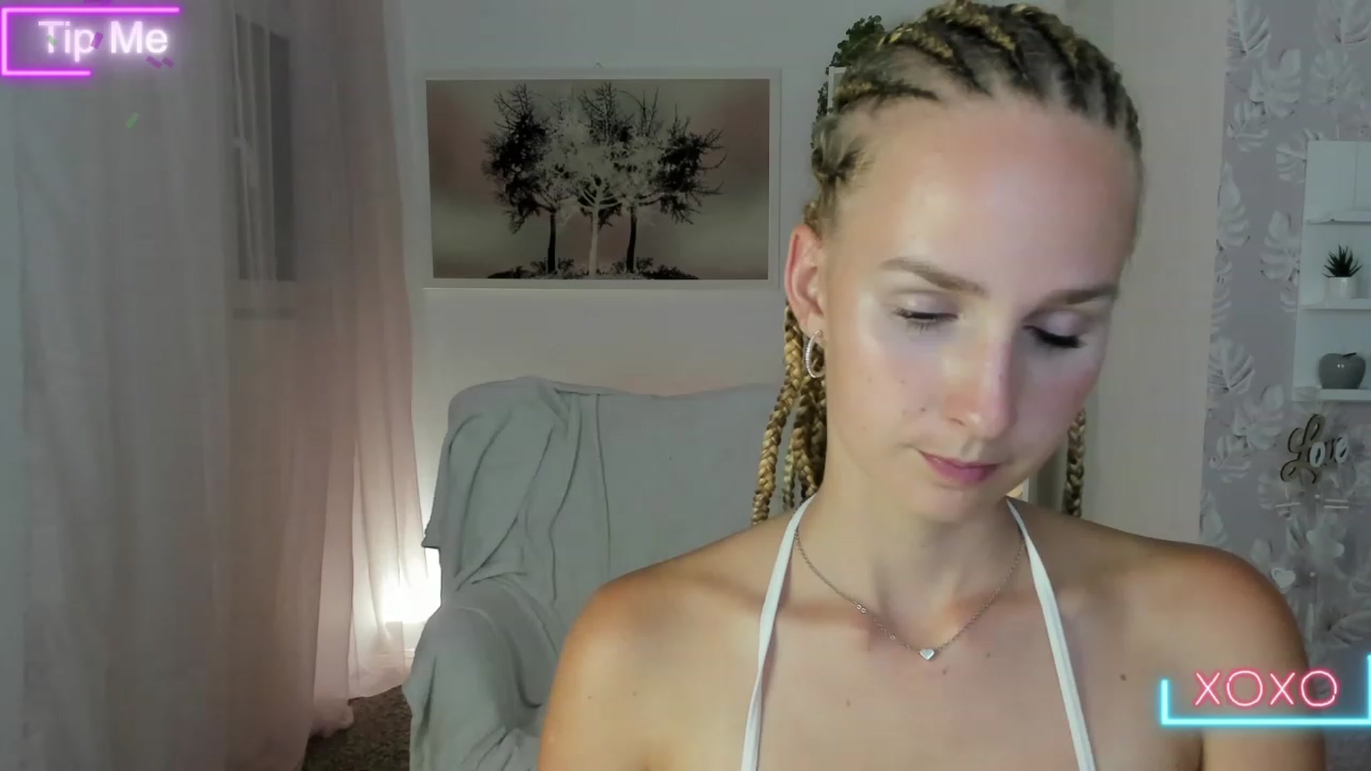Gallery image thumbnail from Amy_Rea18's myfreecams stream on, 08/20/2023, 23:03 image 1 of 20