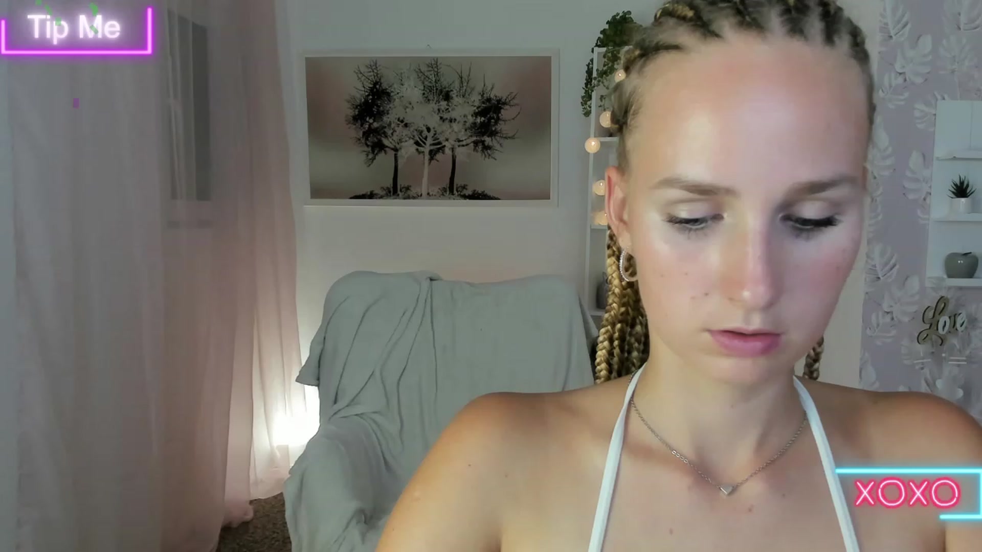 Gallery image thumbnail from Amy_Rea18's myfreecams stream on, 08/20/2023, 23:03 image 17 of 20