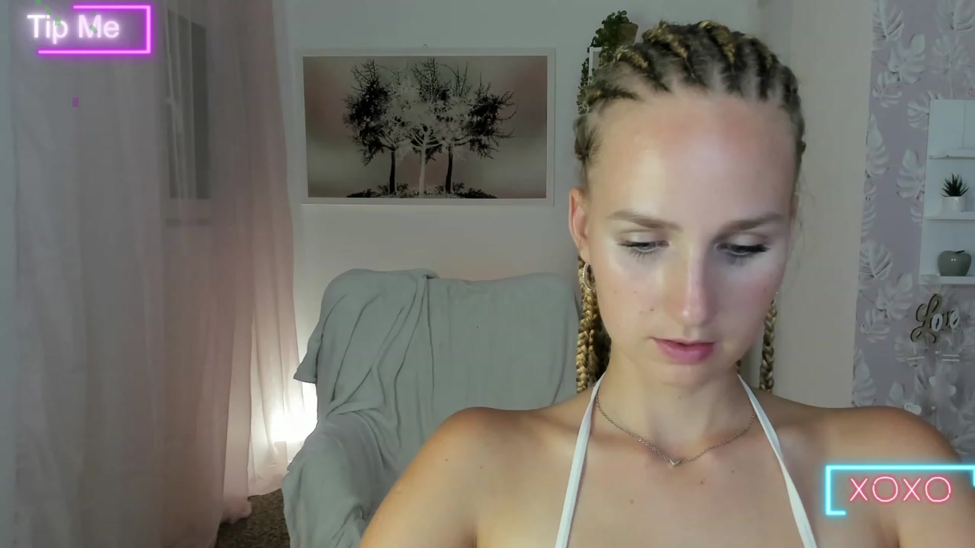 Gallery image thumbnail from Amy_Rea18's myfreecams stream on, 08/20/2023, 23:03 image 20 of 20