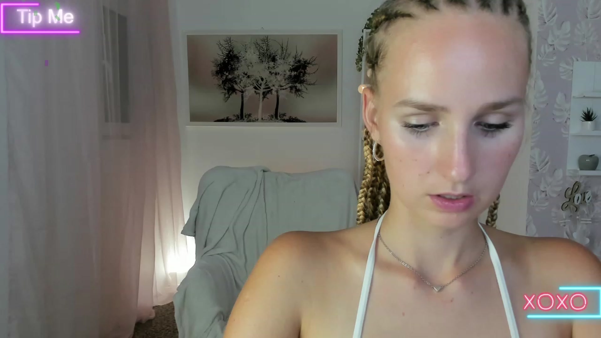 Gallery image thumbnail from Amy_Rea18's myfreecams stream on, 08/20/2023, 23:03 image 14 of 20