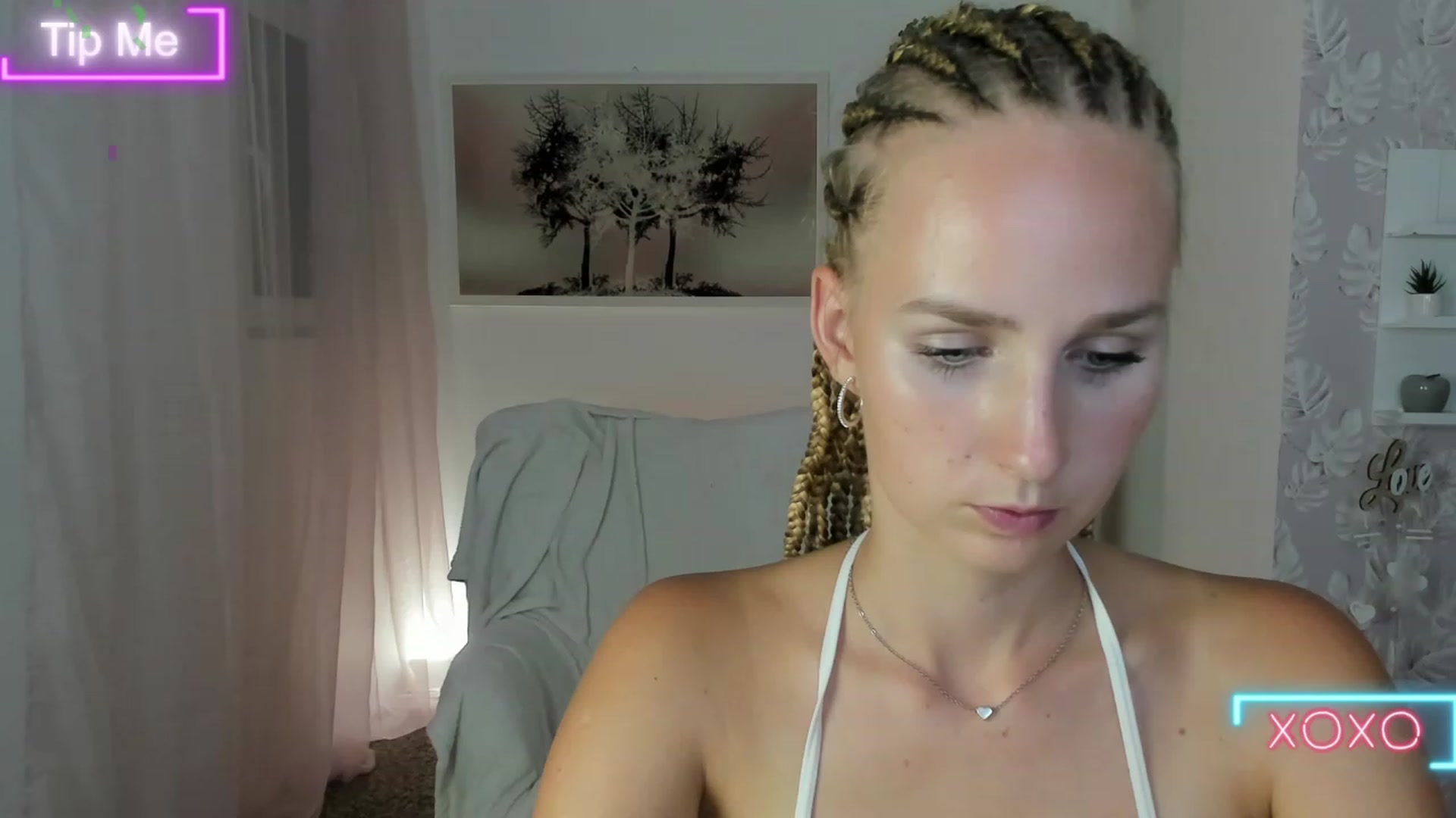 Gallery image thumbnail from Amy_Rea18's myfreecams stream on, 08/20/2023, 23:03 image 2 of 20