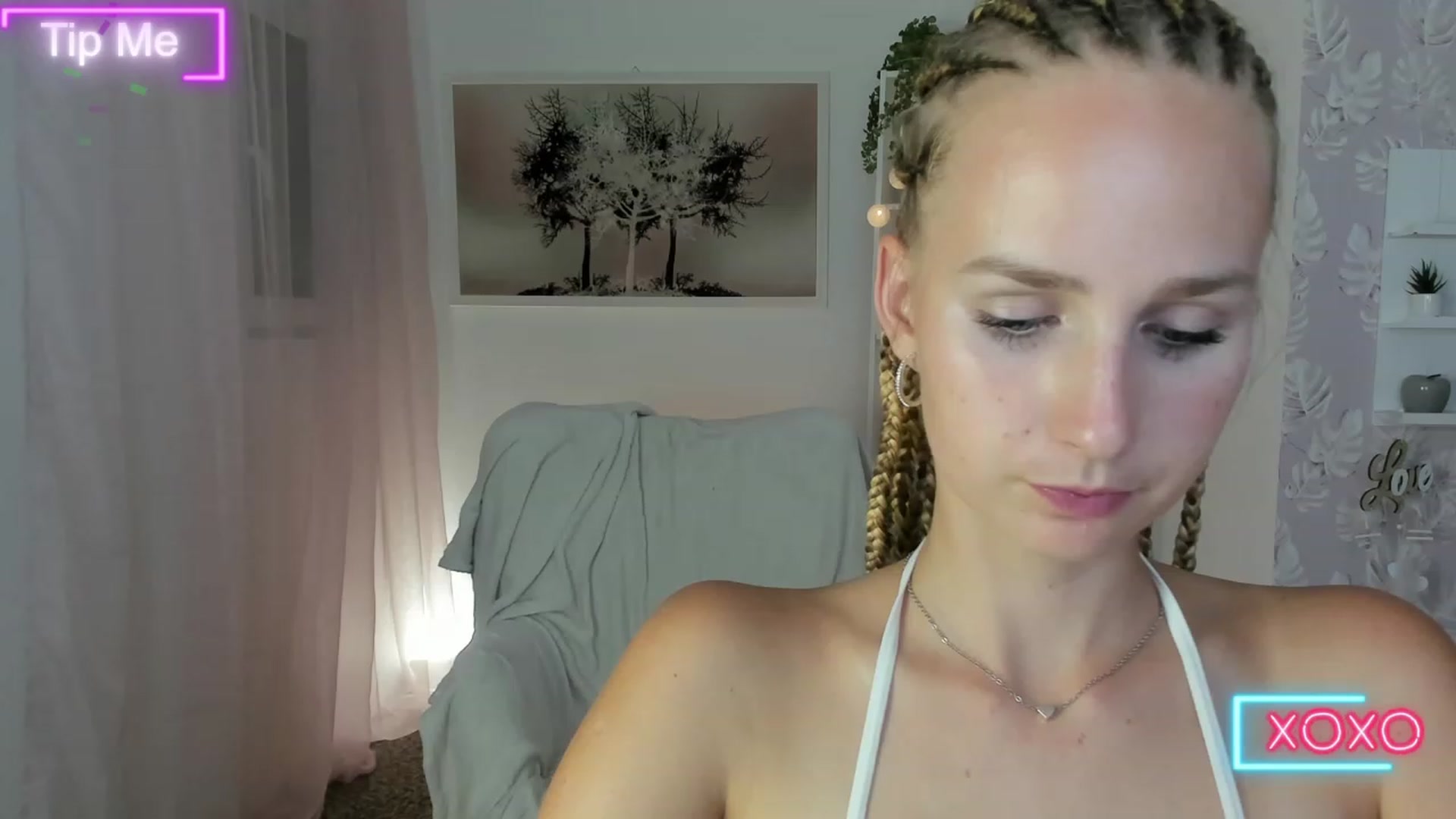 Gallery image thumbnail from Amy_Rea18's myfreecams stream on, 08/20/2023, 23:03 image 18 of 20