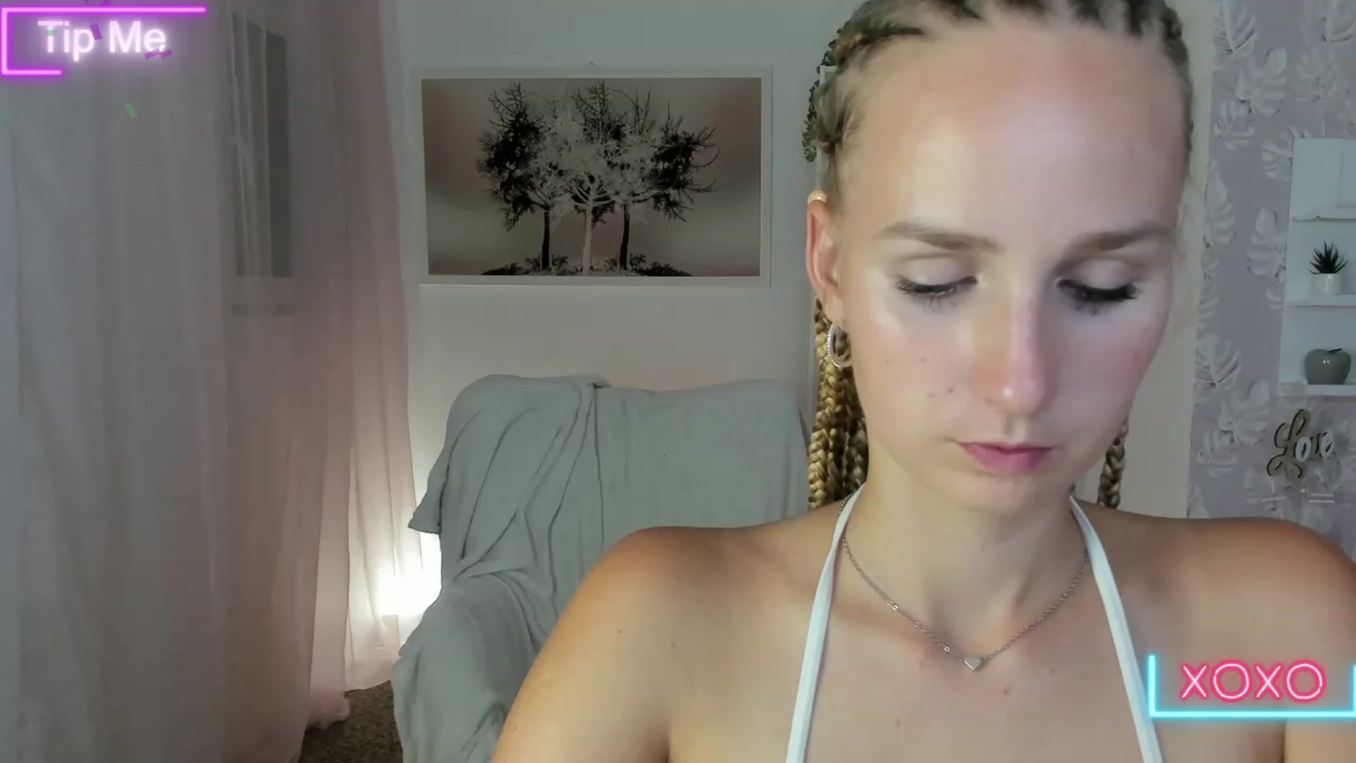 Gallery image thumbnail from Amy_Rea18's myfreecams stream on, 08/20/2023, 23:03 image 16 of 20