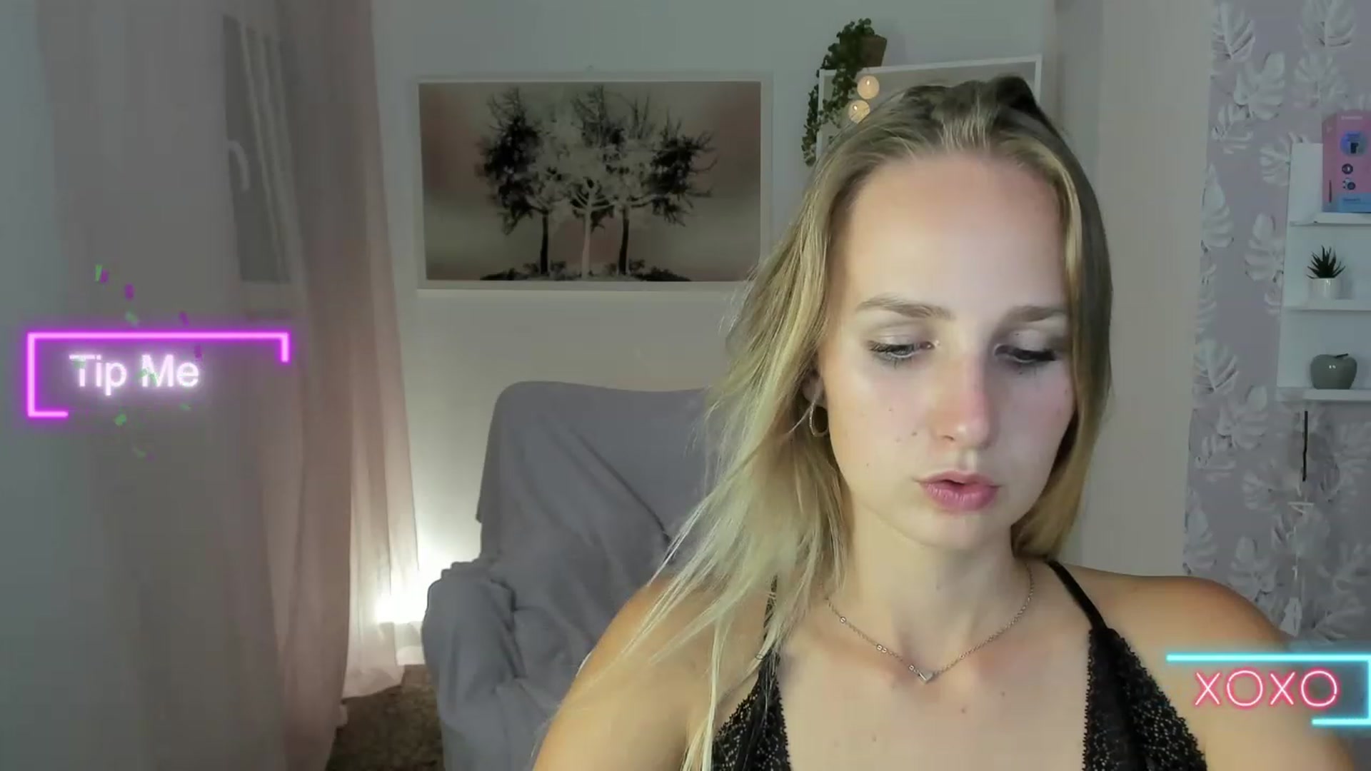Gallery image thumbnail from Amy_Rea18's myfreecams stream on, 08/23/2023, 20:01 image 4 of 20