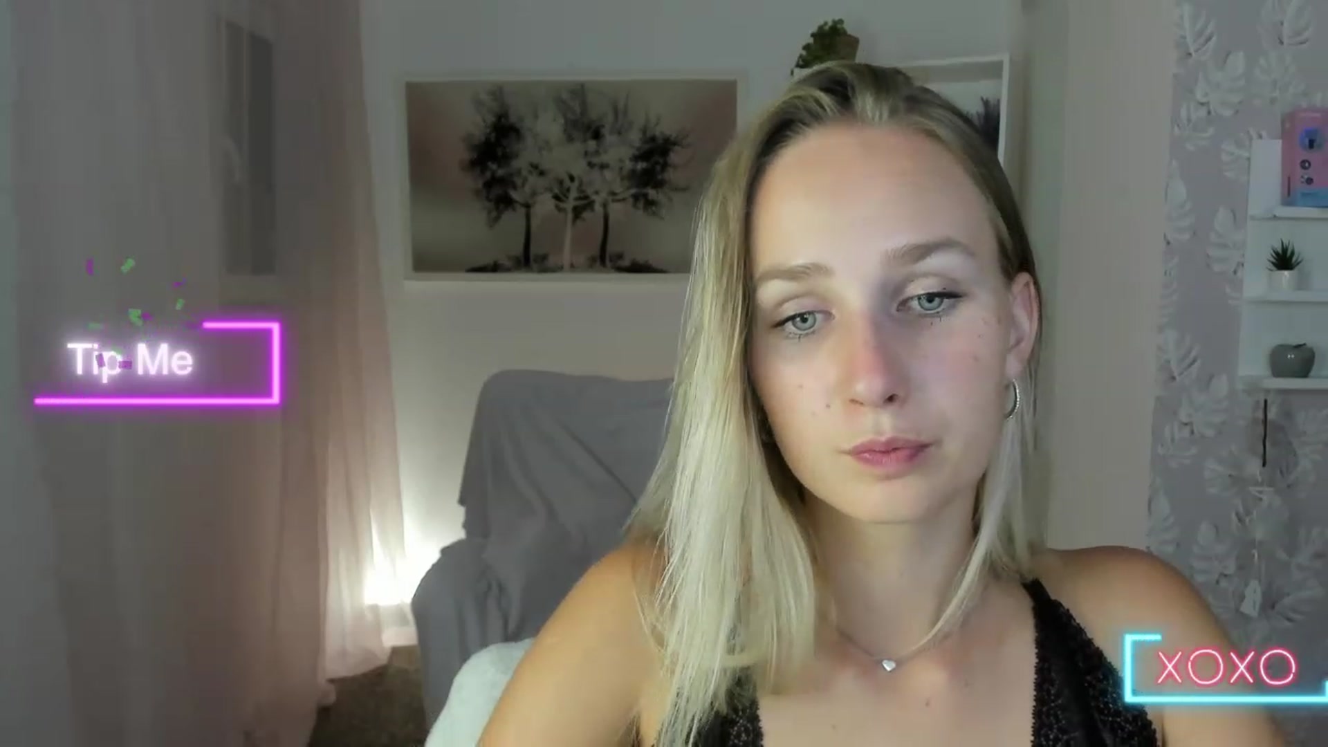 Gallery image thumbnail from Amy_Rea18's myfreecams stream on, 08/23/2023, 20:01 image 14 of 20