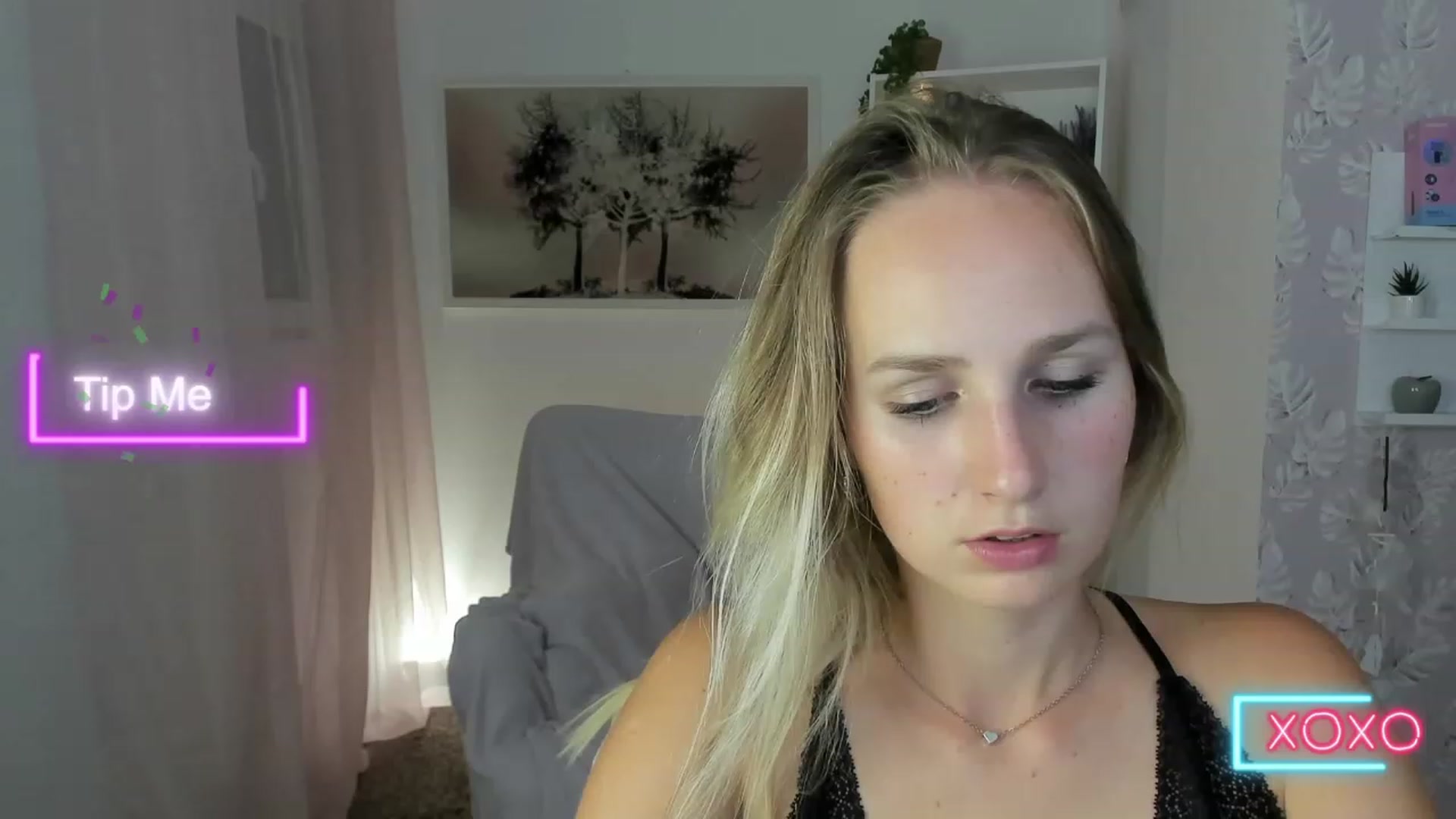 Gallery image thumbnail from Amy_Rea18's myfreecams stream on, 08/23/2023, 20:01 image 2 of 20