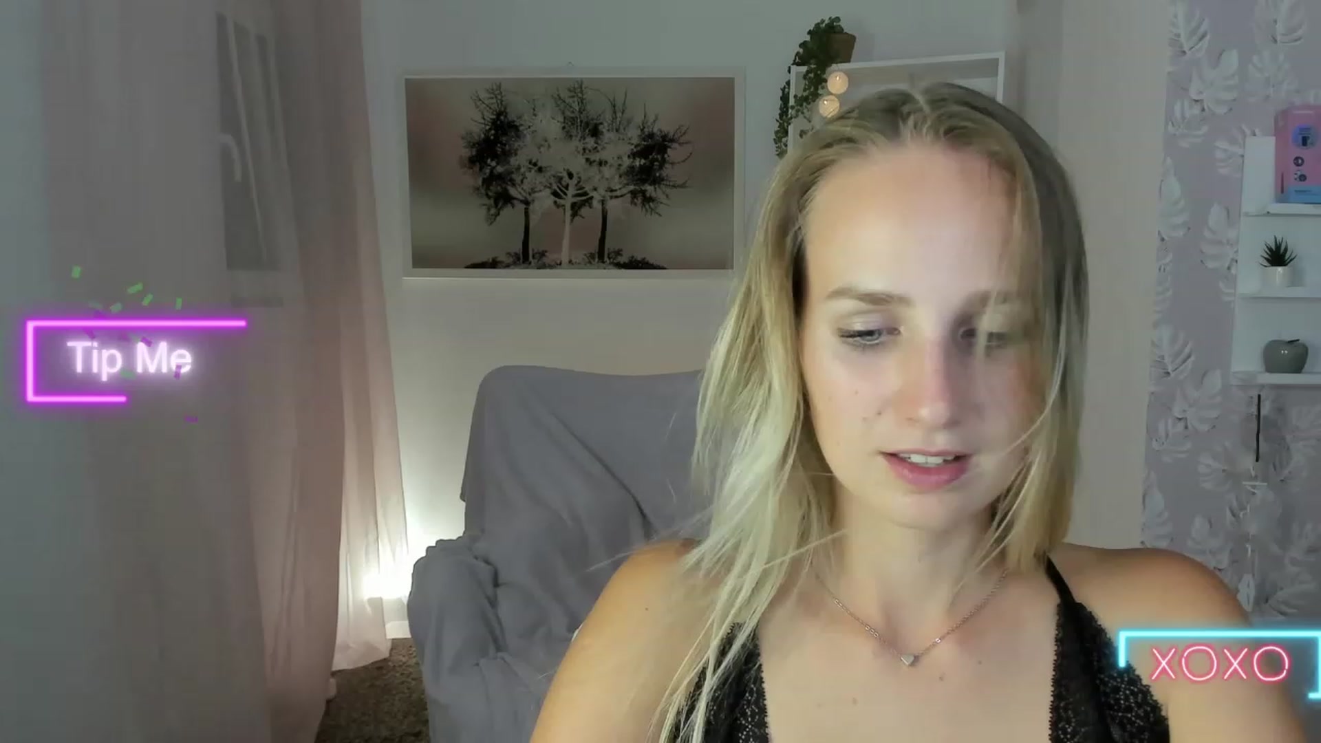 Gallery image thumbnail from Amy_Rea18's myfreecams stream on, 08/23/2023, 20:01 image 1 of 20