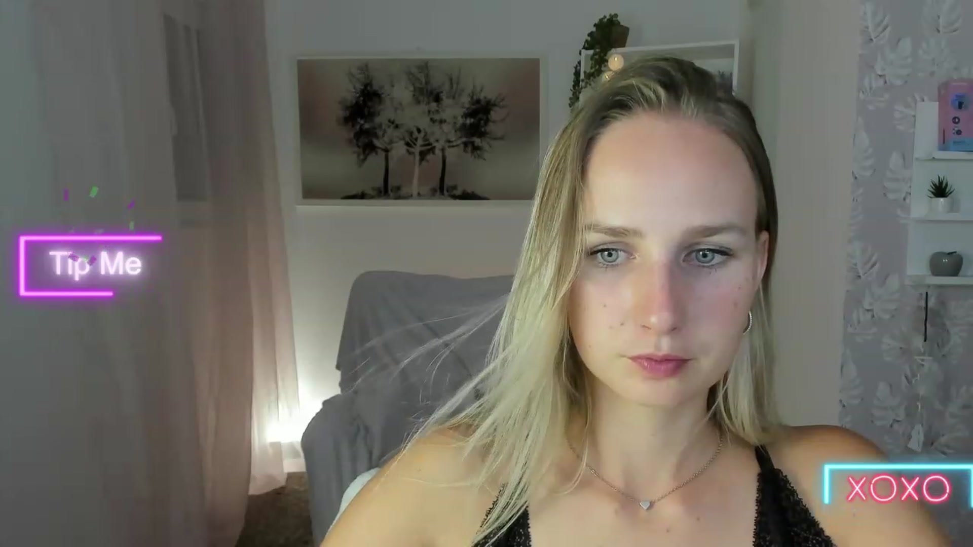 Gallery image thumbnail from Amy_Rea18's myfreecams stream on, 08/23/2023, 20:01 image 15 of 20