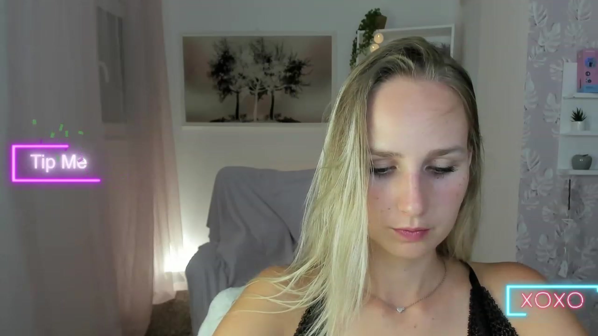 Gallery image thumbnail from Amy_Rea18's myfreecams stream on, 08/23/2023, 20:01 image 17 of 20