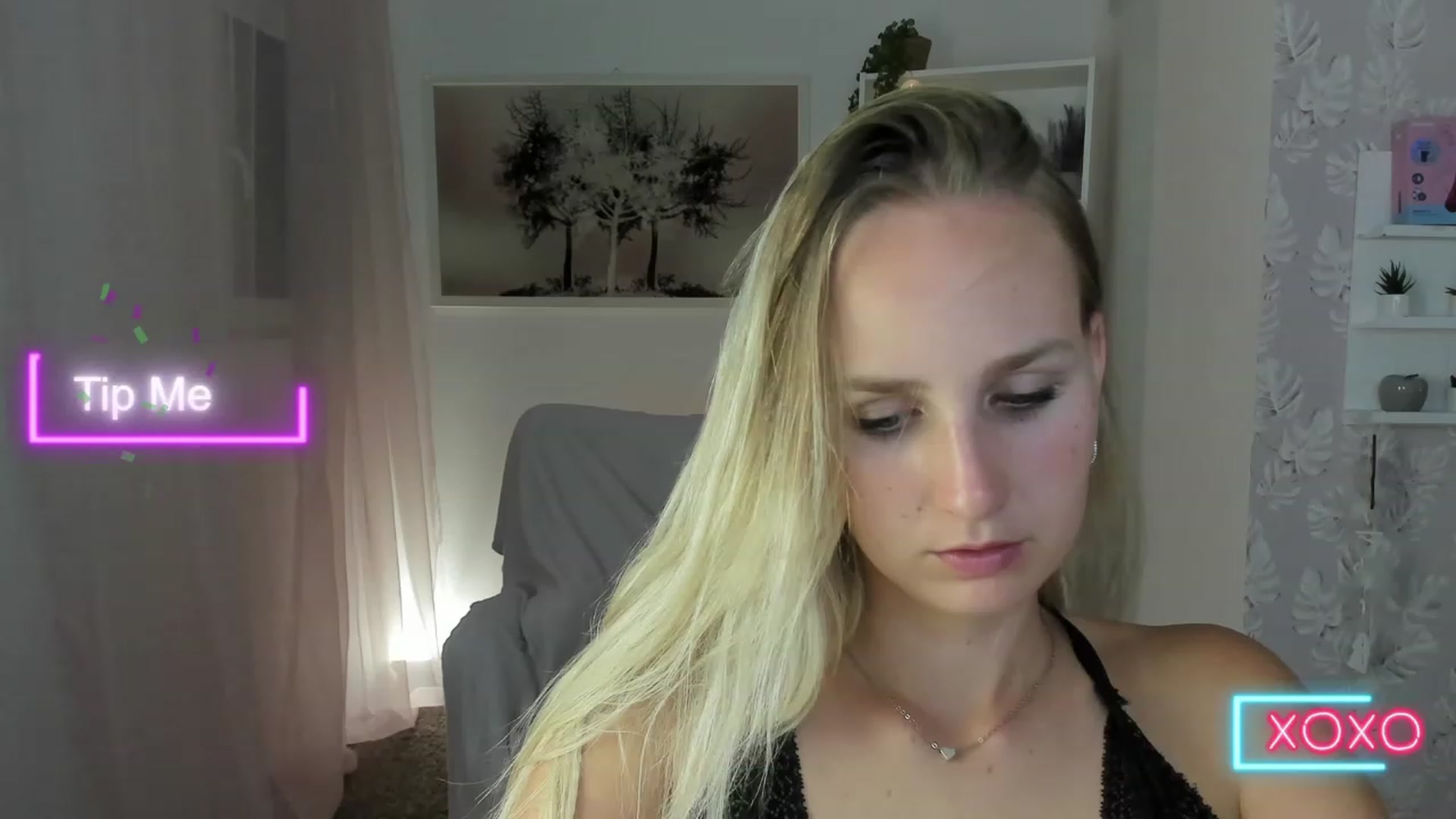 Gallery image thumbnail from Amy_Rea18's myfreecams stream on, 08/23/2023, 20:44 image 13 of 20