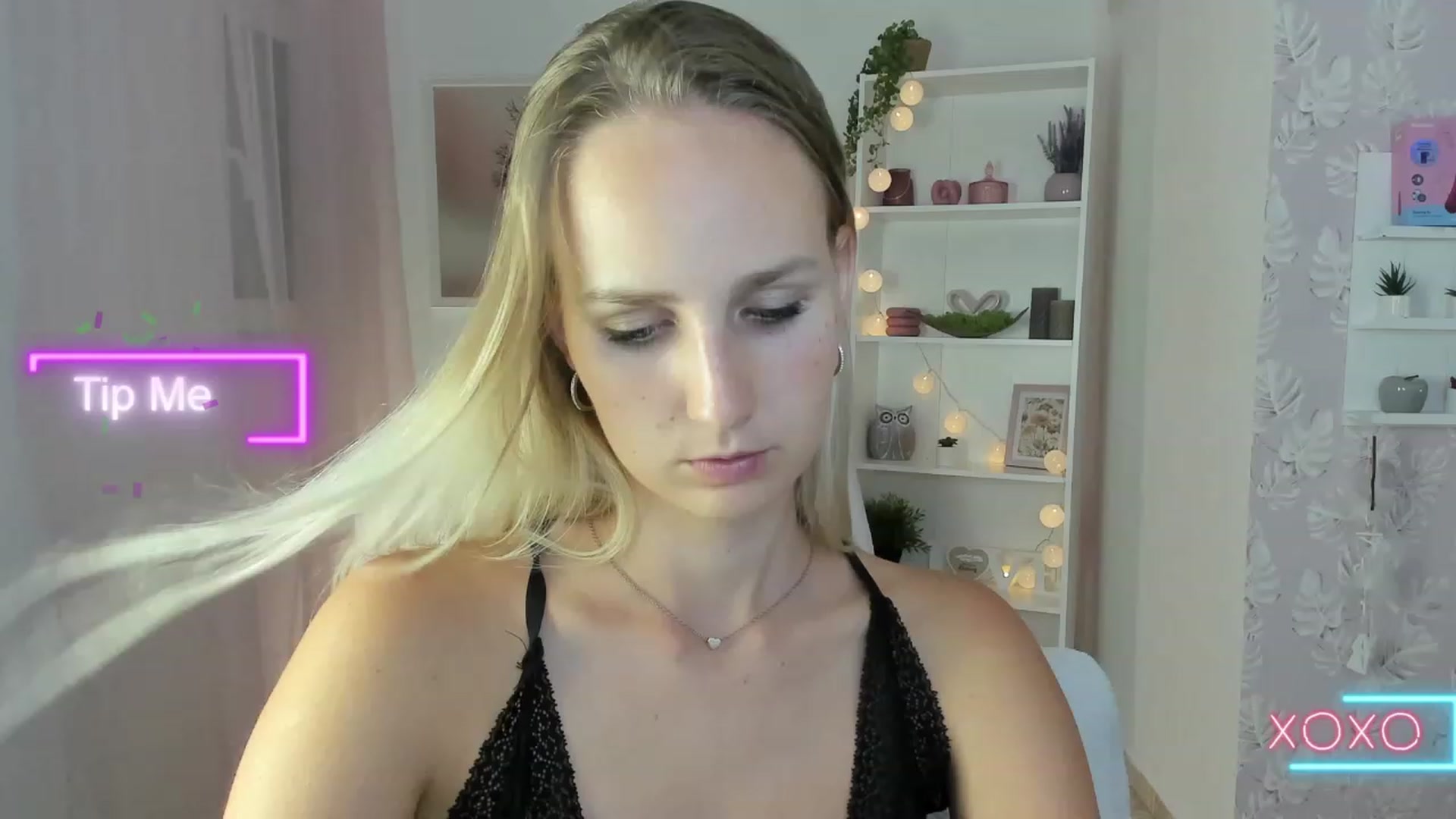 Gallery image thumbnail from Amy_Rea18's myfreecams stream on, 08/23/2023, 22:47 image 14 of 20