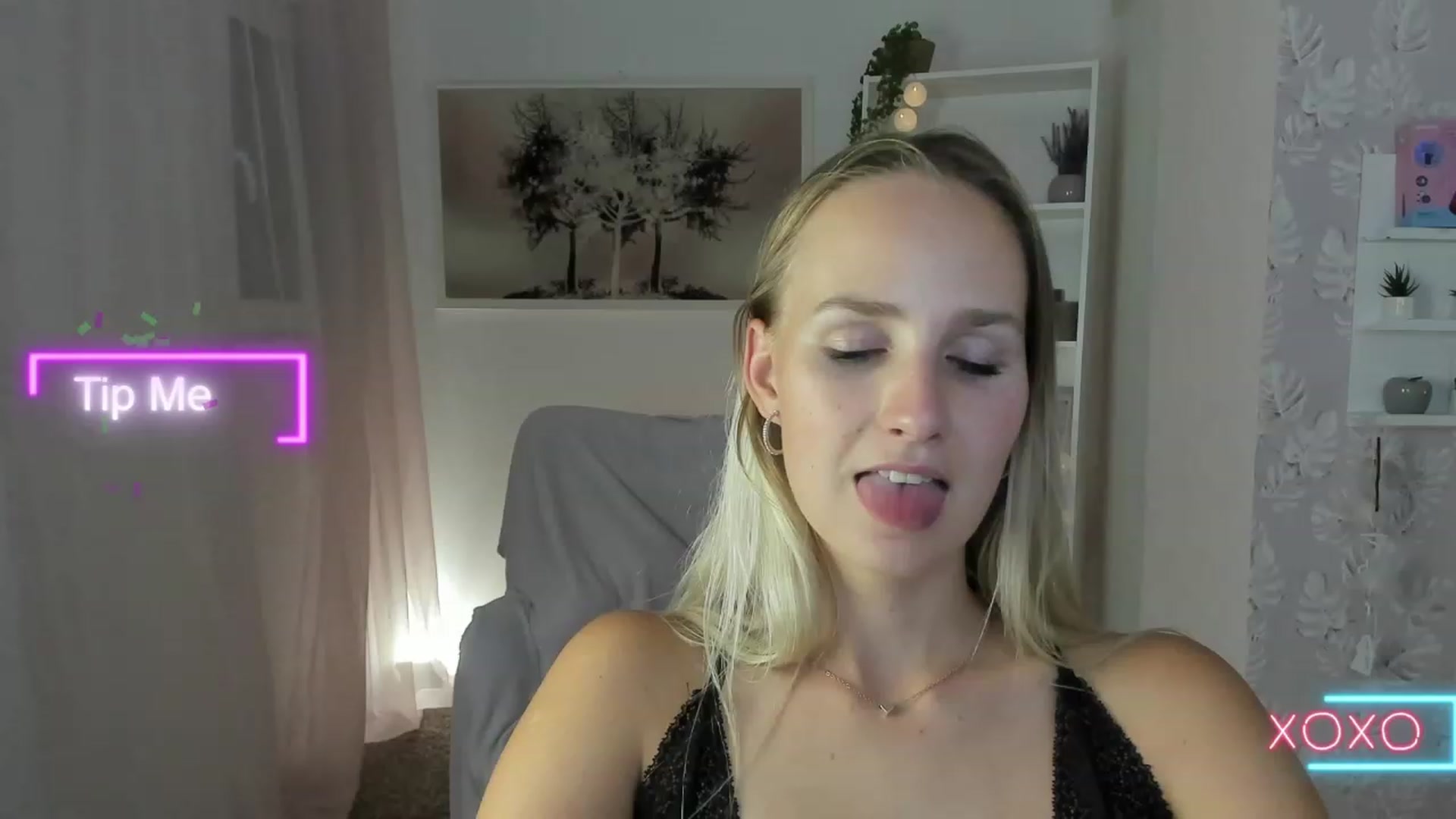 Gallery image thumbnail from Amy_Rea18's myfreecams stream on, 08/23/2023, 22:47 image 17 of 20
