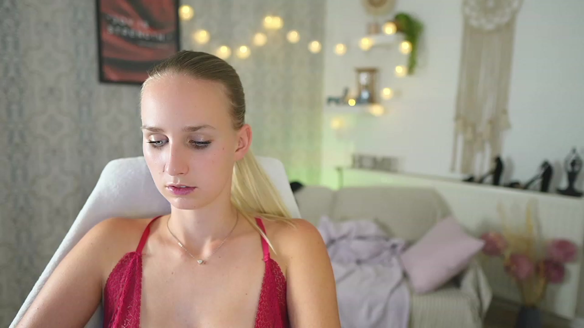 Gallery image thumbnail from Amy_Rea18's myfreecams stream on, 09/08/2023, 20:50 image 3 of 20