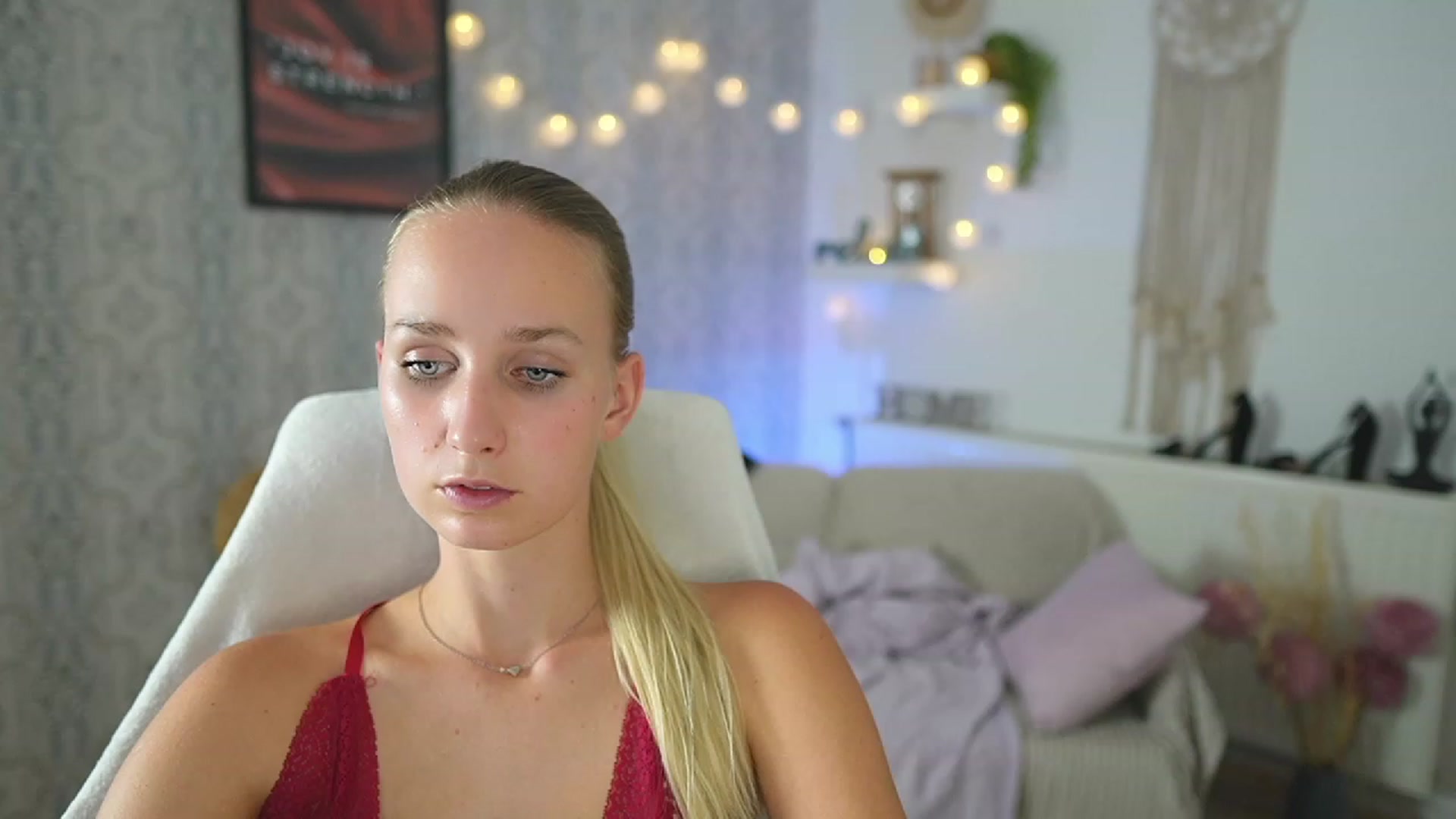 Gallery image thumbnail from Amy_Rea18's myfreecams stream on, 09/08/2023, 20:50 image 17 of 20