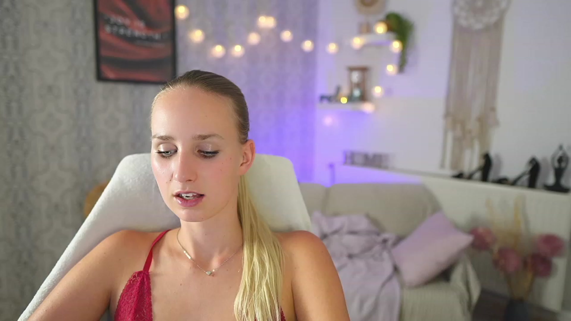 Gallery image thumbnail from Amy_Rea18's myfreecams stream on, 09/08/2023, 20:50 image 6 of 20