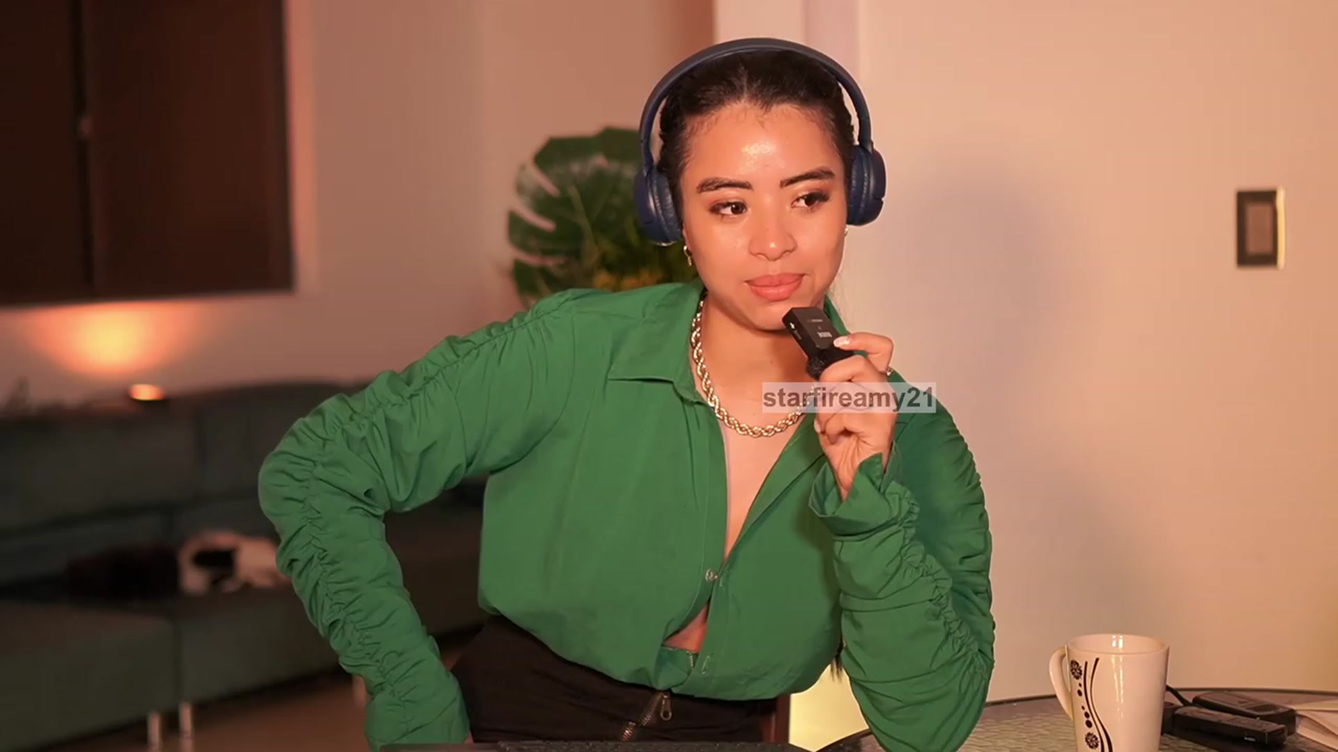 Gallery image thumbnail from Amy_Starfire's myfreecams stream on, 07/08/2023, 10:07 image 5 of 20