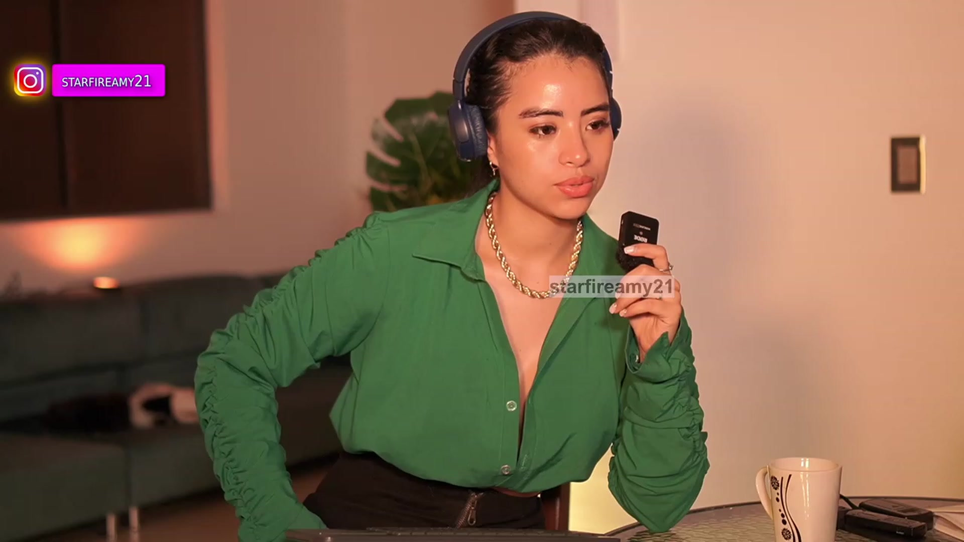 Gallery image thumbnail from Amy_Starfire's myfreecams stream on, 07/08/2023, 10:07 image 3 of 20