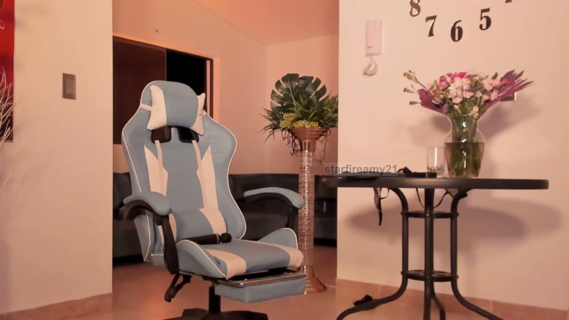 Gallery image thumbnail from Amy_Starfire's myfreecams stream on, 08/05/2023, 08:10 image 12 of 20