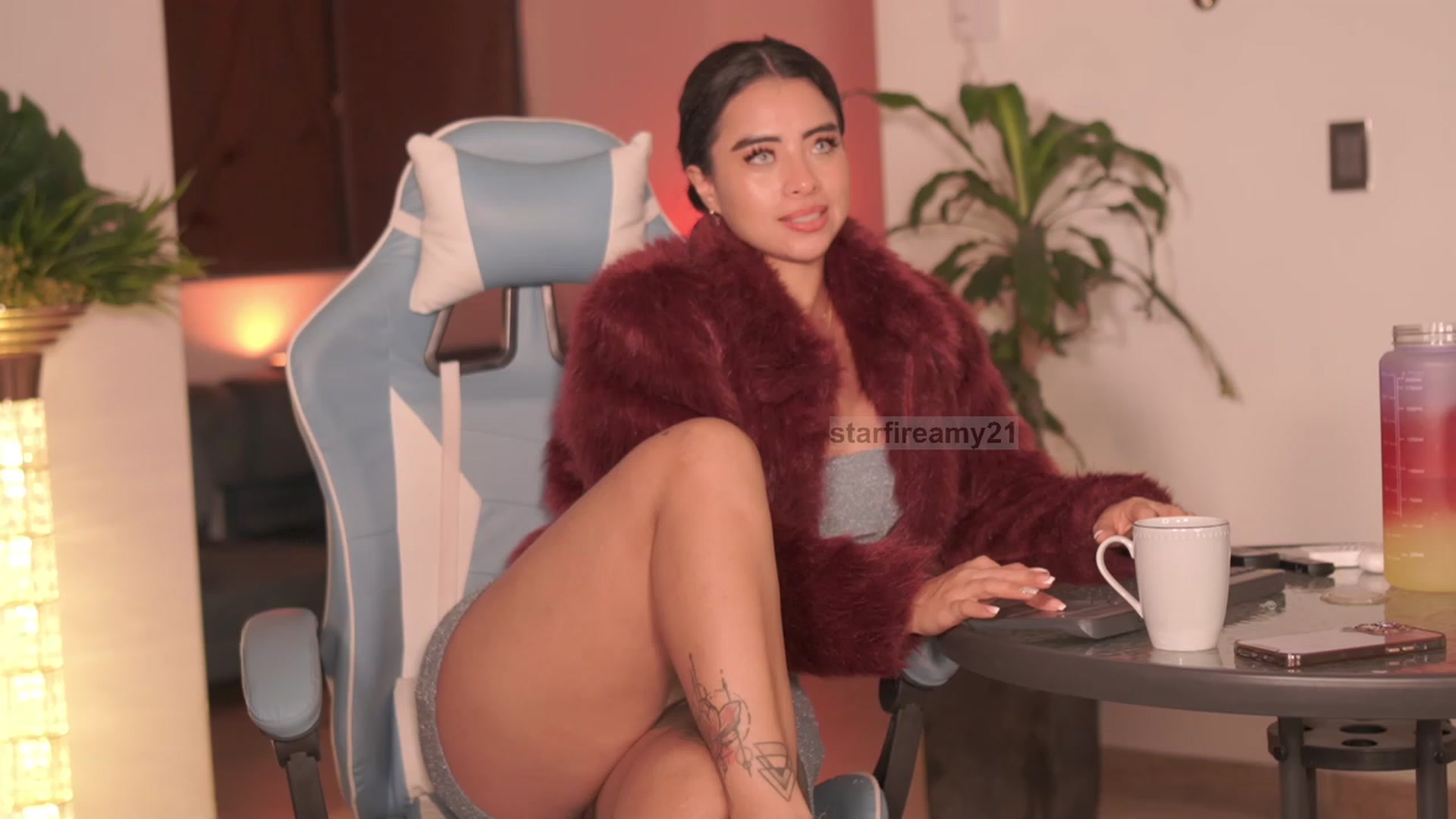 Gallery image thumbnail from Amy_Starfire's myfreecams stream on, 08/24/2023, 09:52 image 4 of 20