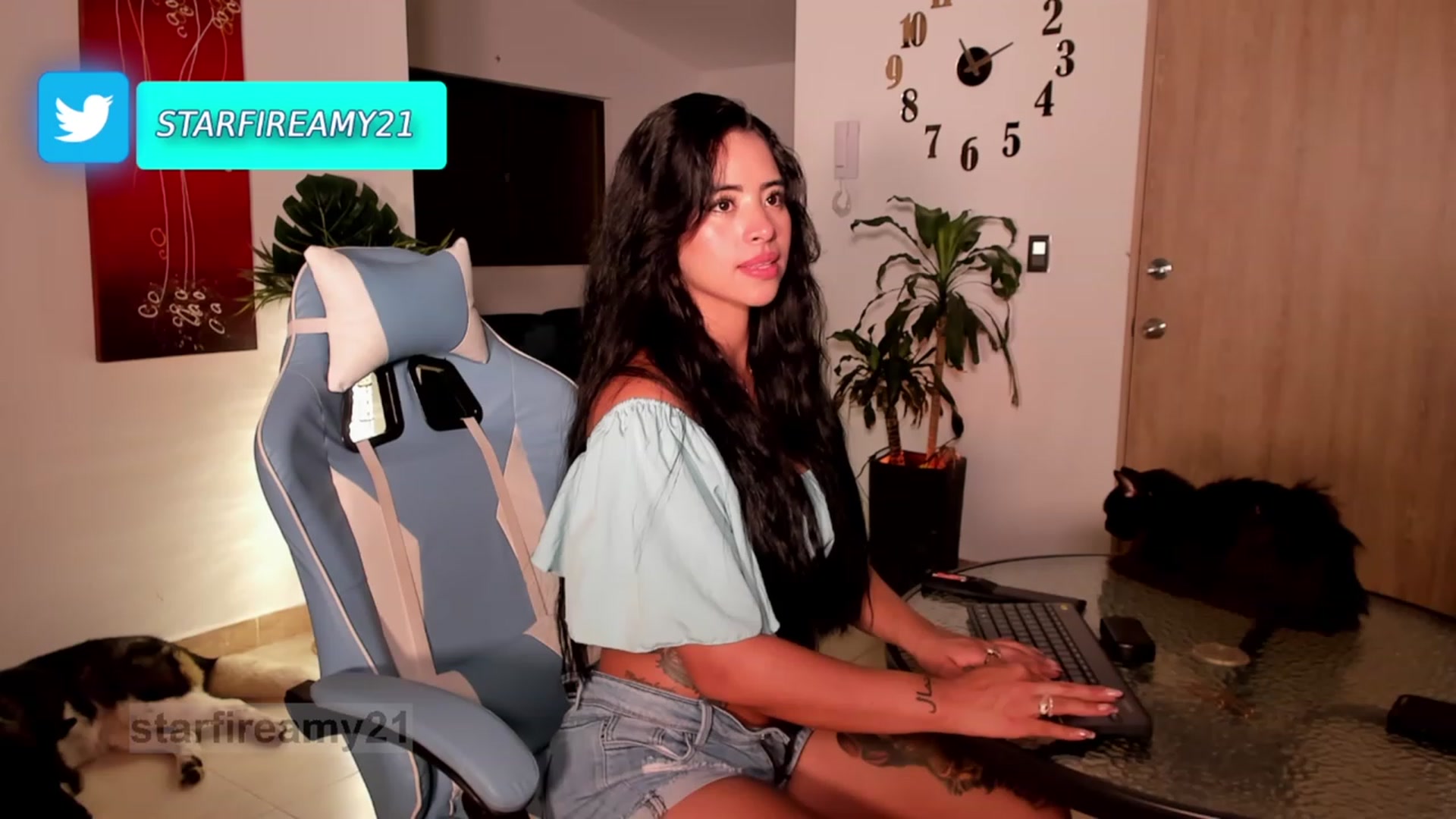 Gallery image thumbnail from Amy_Starfire's myfreecams stream on, 09/21/2023, 04:37 image 11 of 20