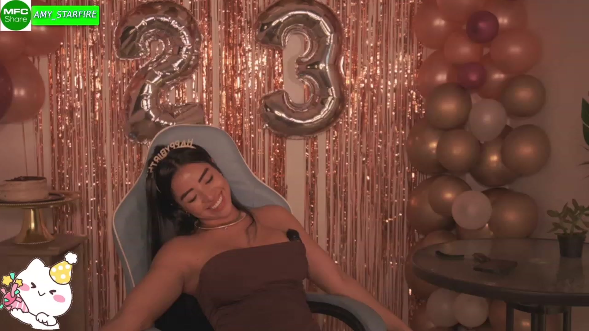 Gallery image thumbnail from Amy_Starfire's myfreecams stream on, 09/29/2023, 01:54 image 10 of 20