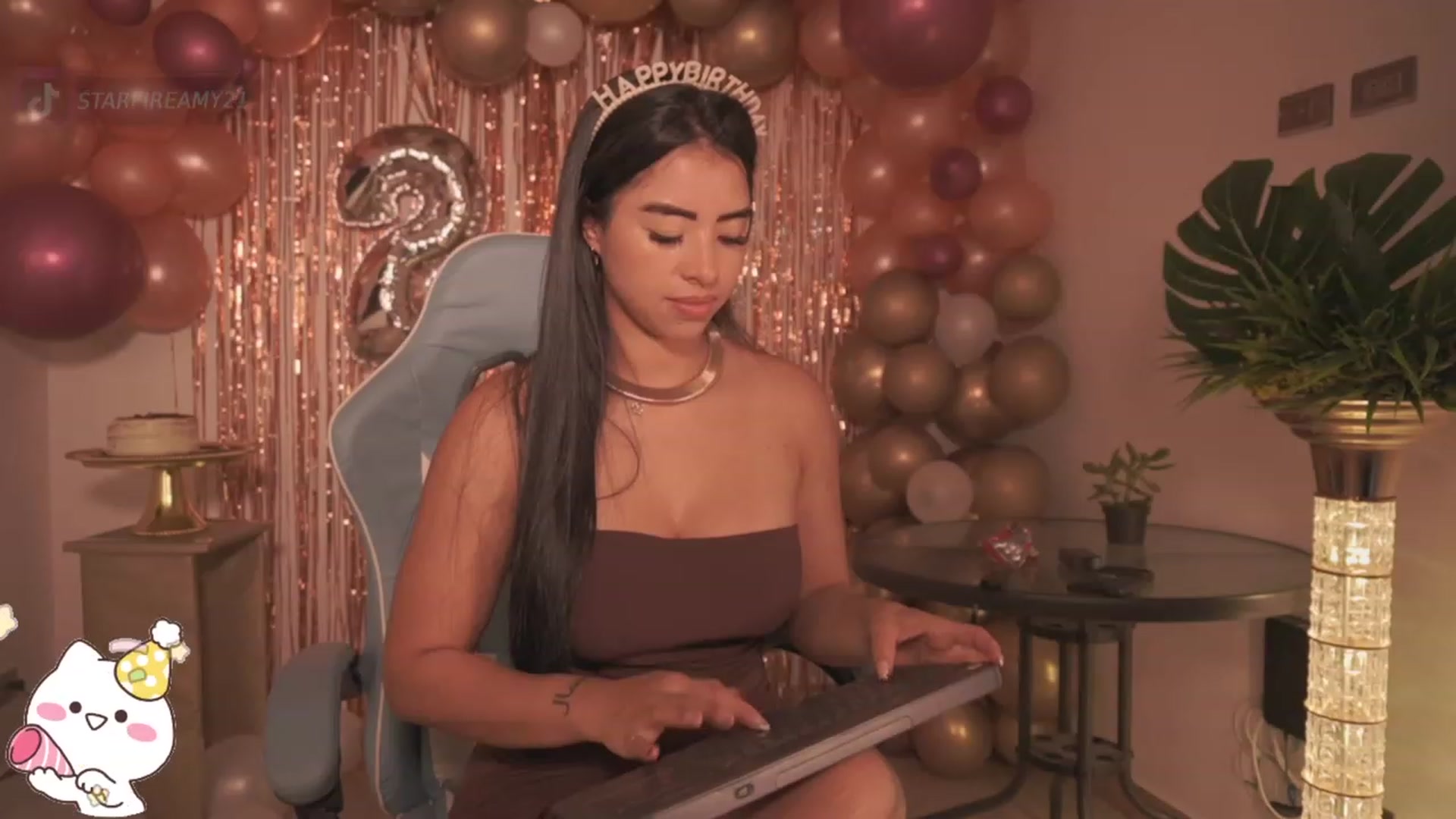 Gallery image thumbnail from Amy_Starfire's myfreecams stream on, 09/29/2023, 03:01 image 3 of 20