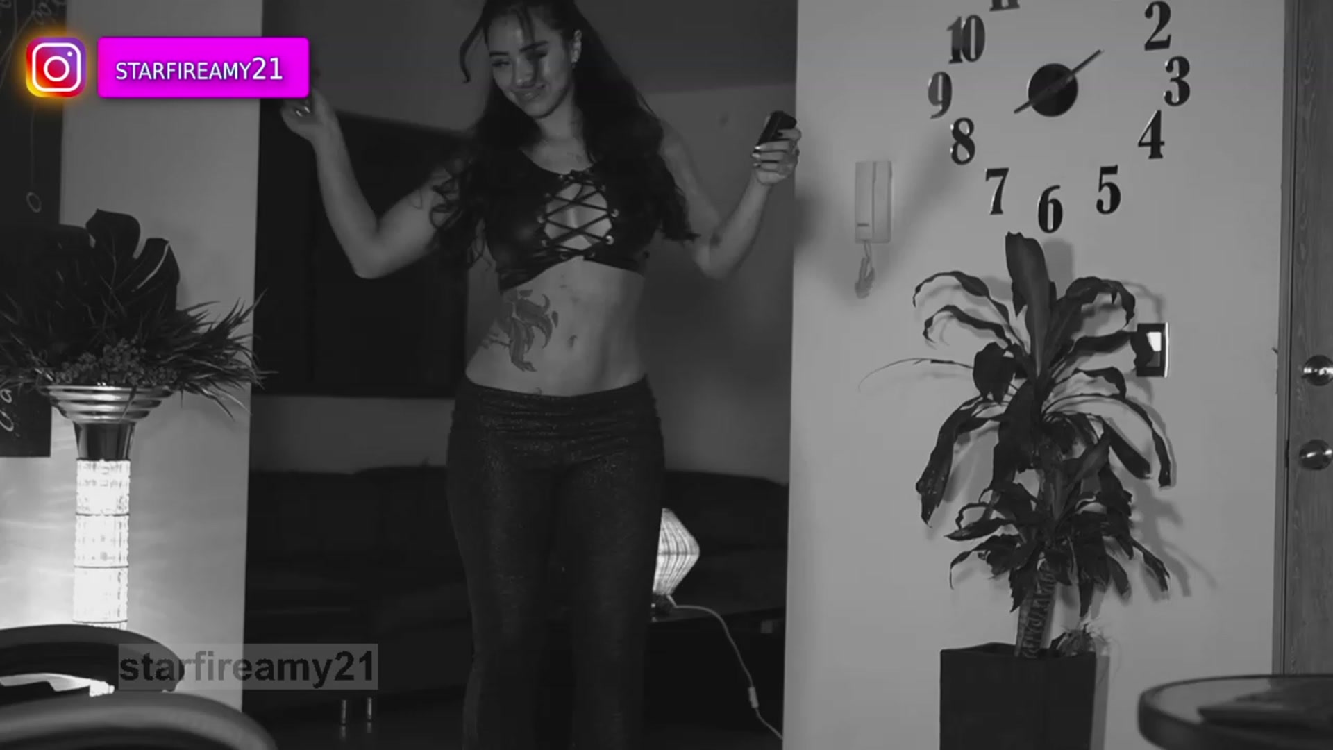 Gallery image thumbnail from Amy_Starfire's myfreecams stream on, 10/27/2023, 02:32 image 11 of 20