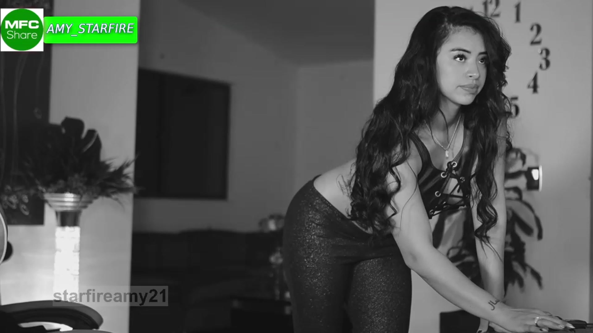 Gallery image thumbnail from Amy_Starfire's myfreecams stream on, 10/27/2023, 02:40 image 5 of 20