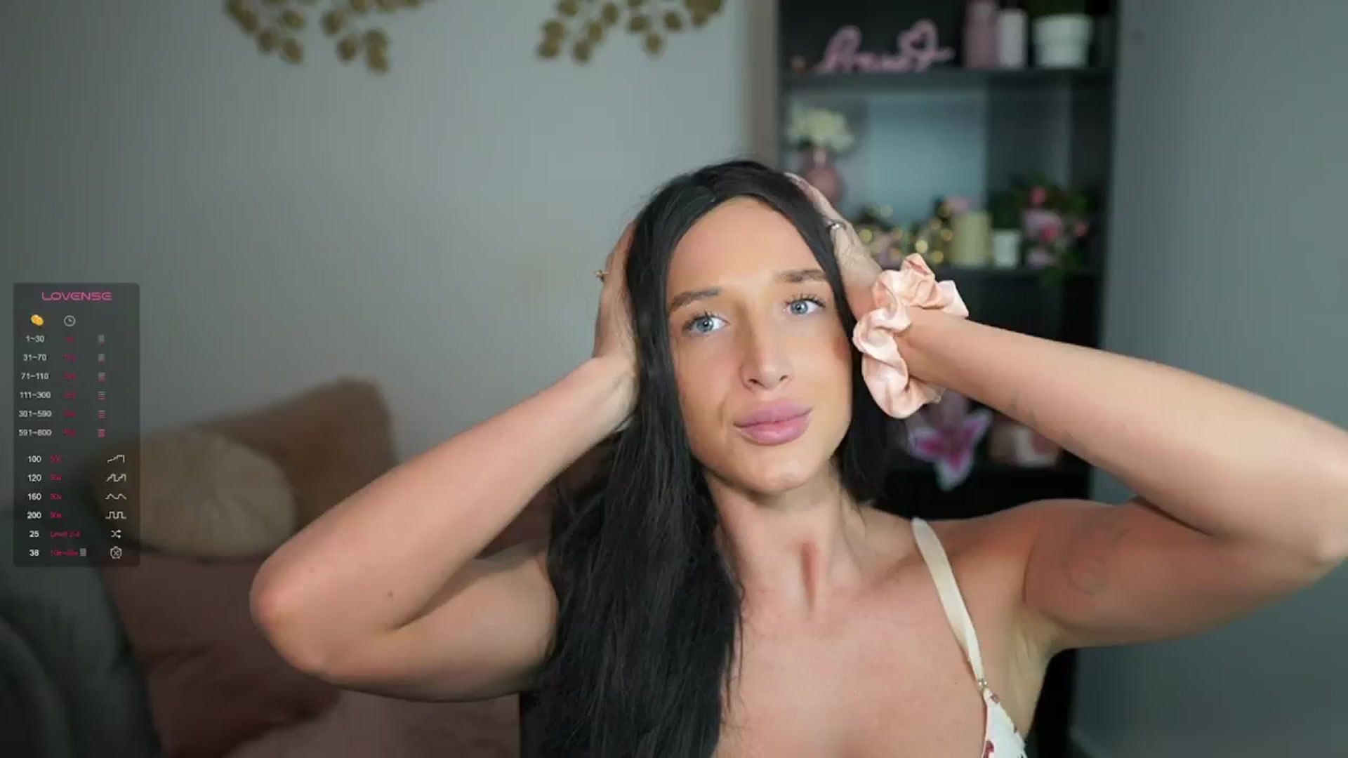 Gallery image thumbnail from Amy__Johns's myfreecams stream on, 03/06/2024, 19:36 image 13 of 20