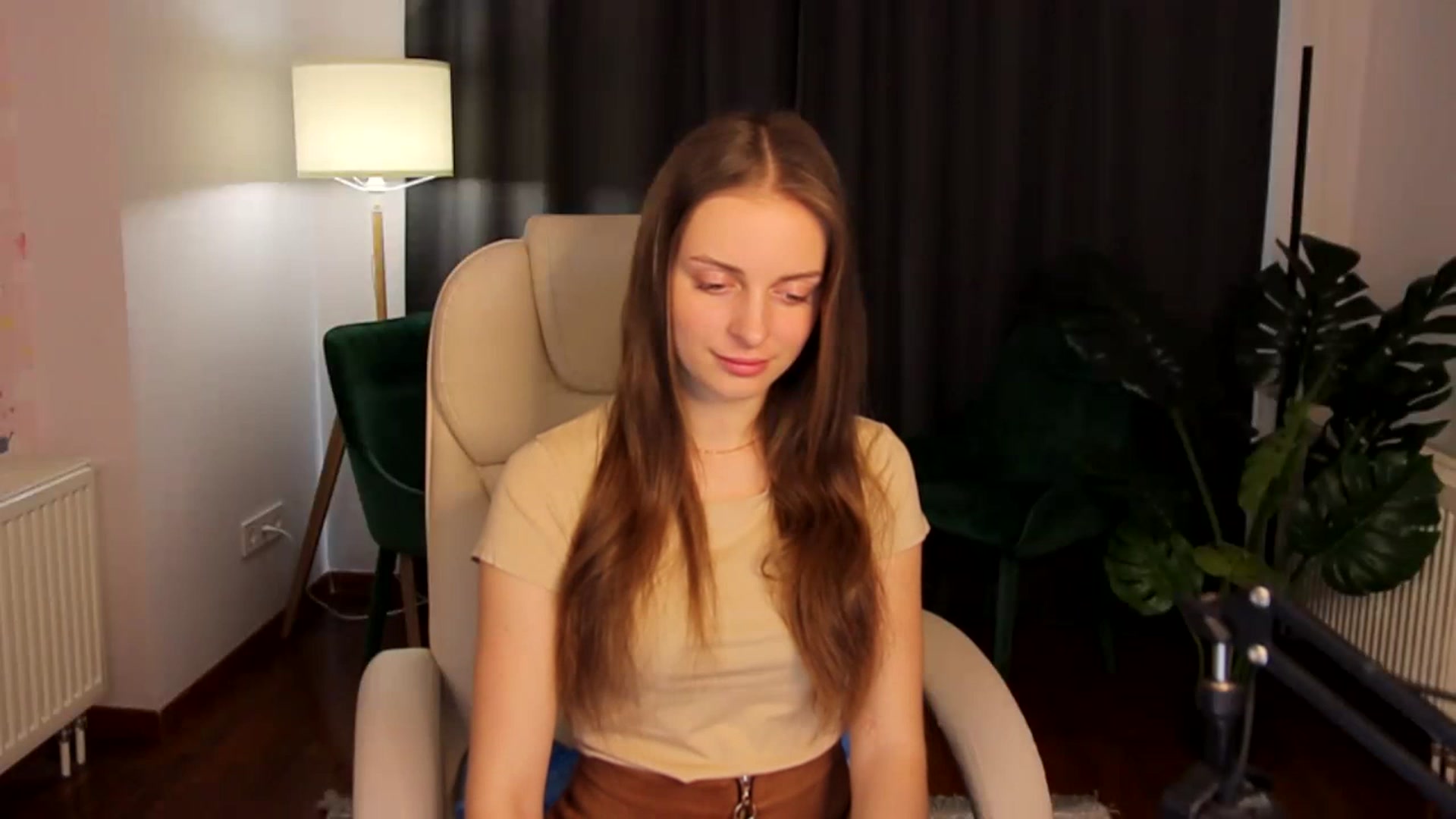 Gallery image thumbnail from Amy__Reid's myfreecams stream on, 04/18/2023, 09:07 image 1 of 20
