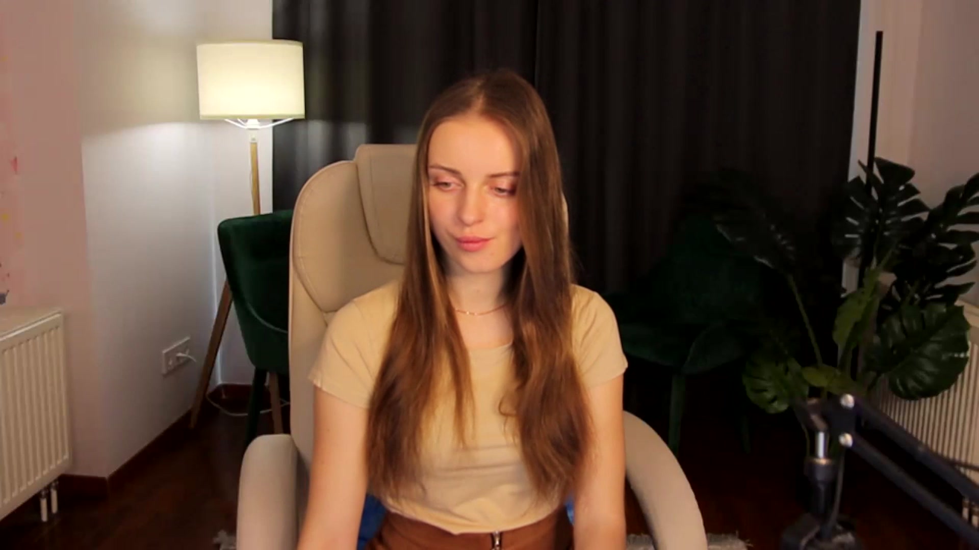 Gallery image thumbnail from Amy__Reid's myfreecams stream on, 04/18/2023, 09:07 image 2 of 20