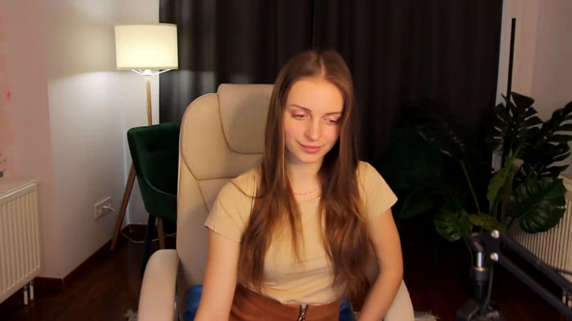 Gallery image thumbnail from Amy__Reid's myfreecams stream on, 04/18/2023, 09:07 image 5 of 20