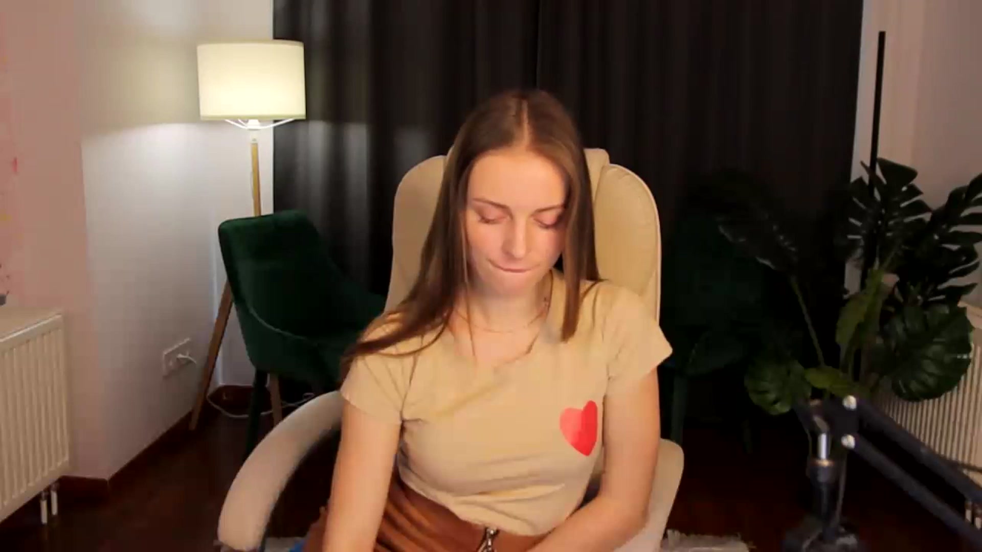 Gallery image thumbnail from Amy__Reid's myfreecams stream on, 04/18/2023, 09:07 image 10 of 20