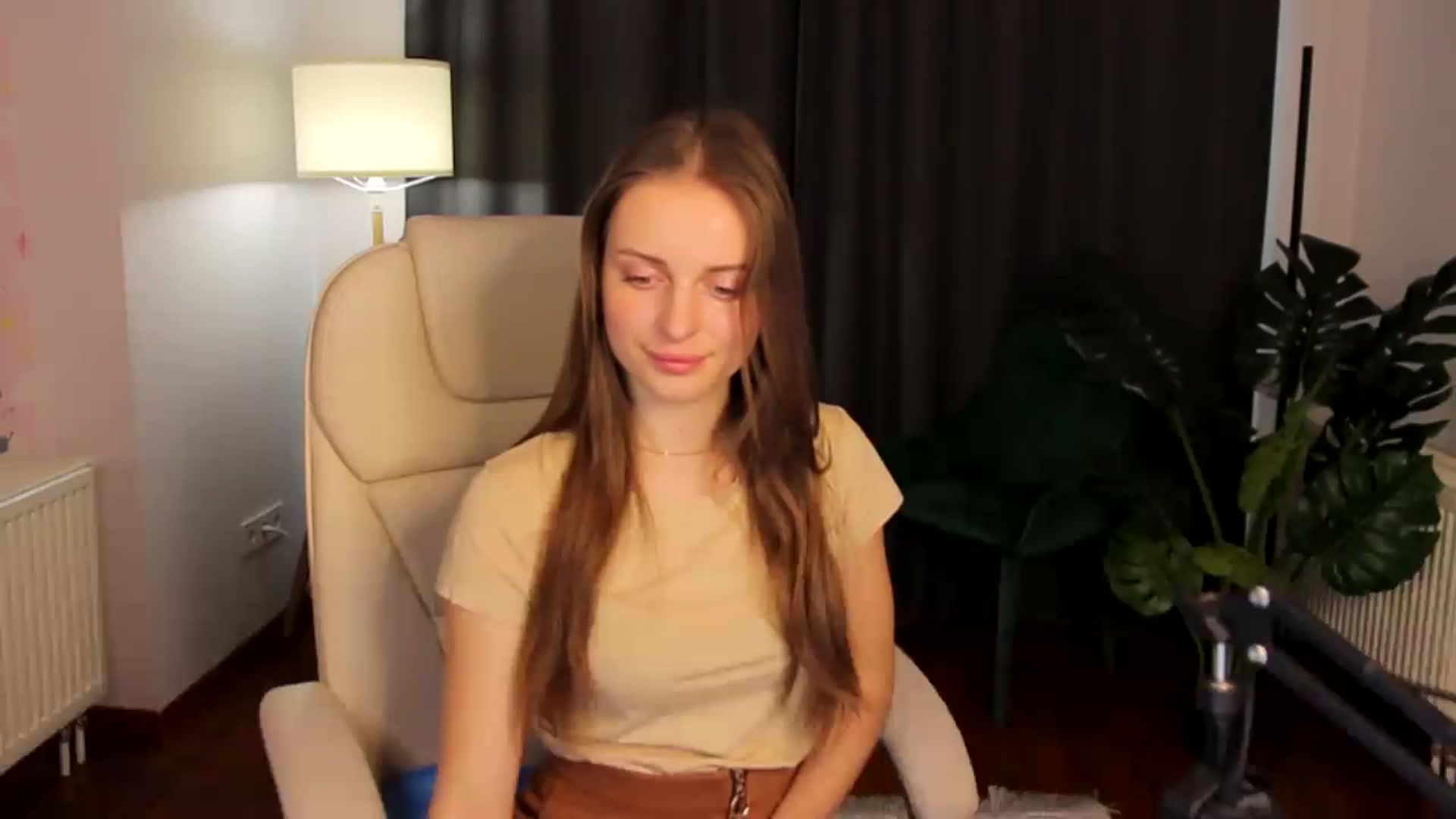 Gallery image thumbnail from Amy__Reid's myfreecams stream on, 04/18/2023, 09:07 image 18 of 20
