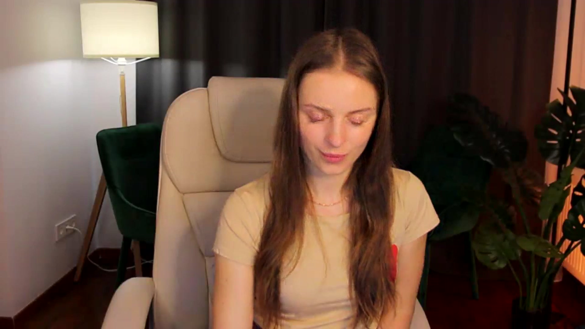 Gallery image thumbnail from Amy__Reid's myfreecams stream on, 04/18/2023, 11:32 image 16 of 20