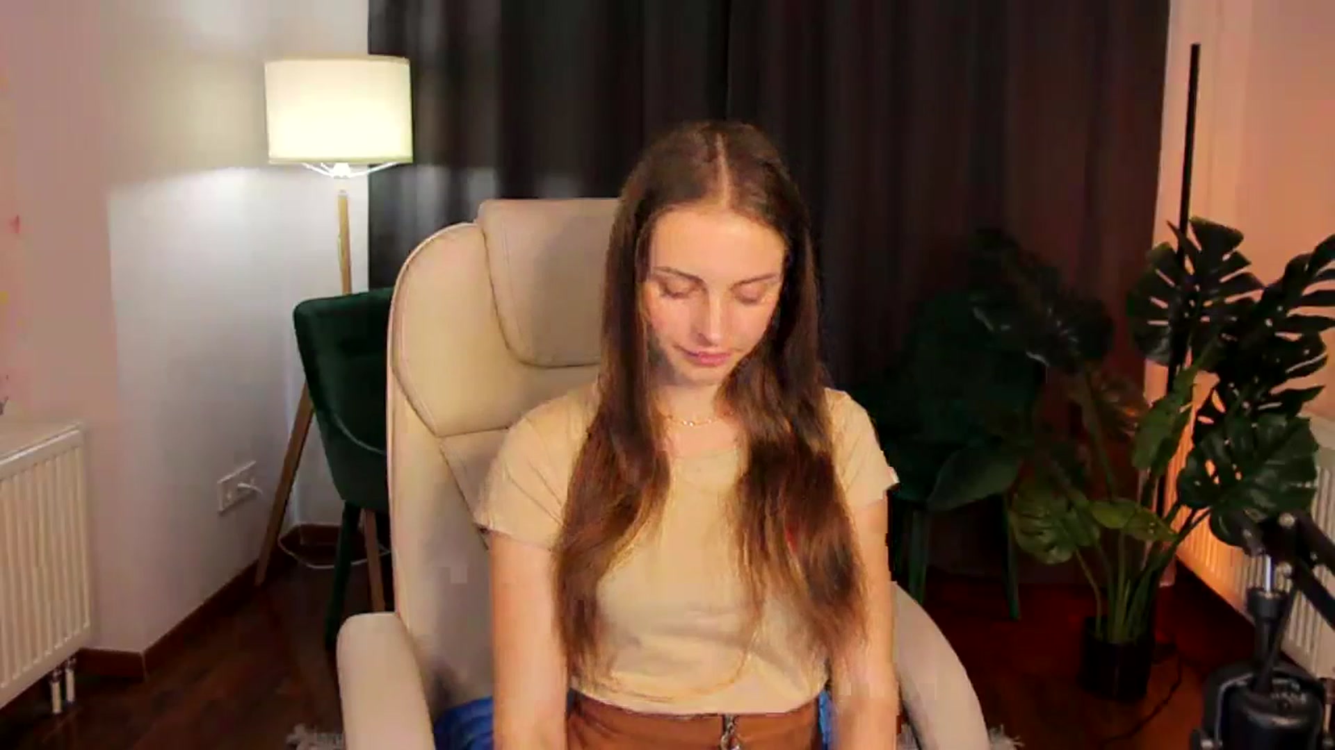 Gallery image thumbnail from Amy__Reid's myfreecams stream on, 04/18/2023, 11:32 image 8 of 20