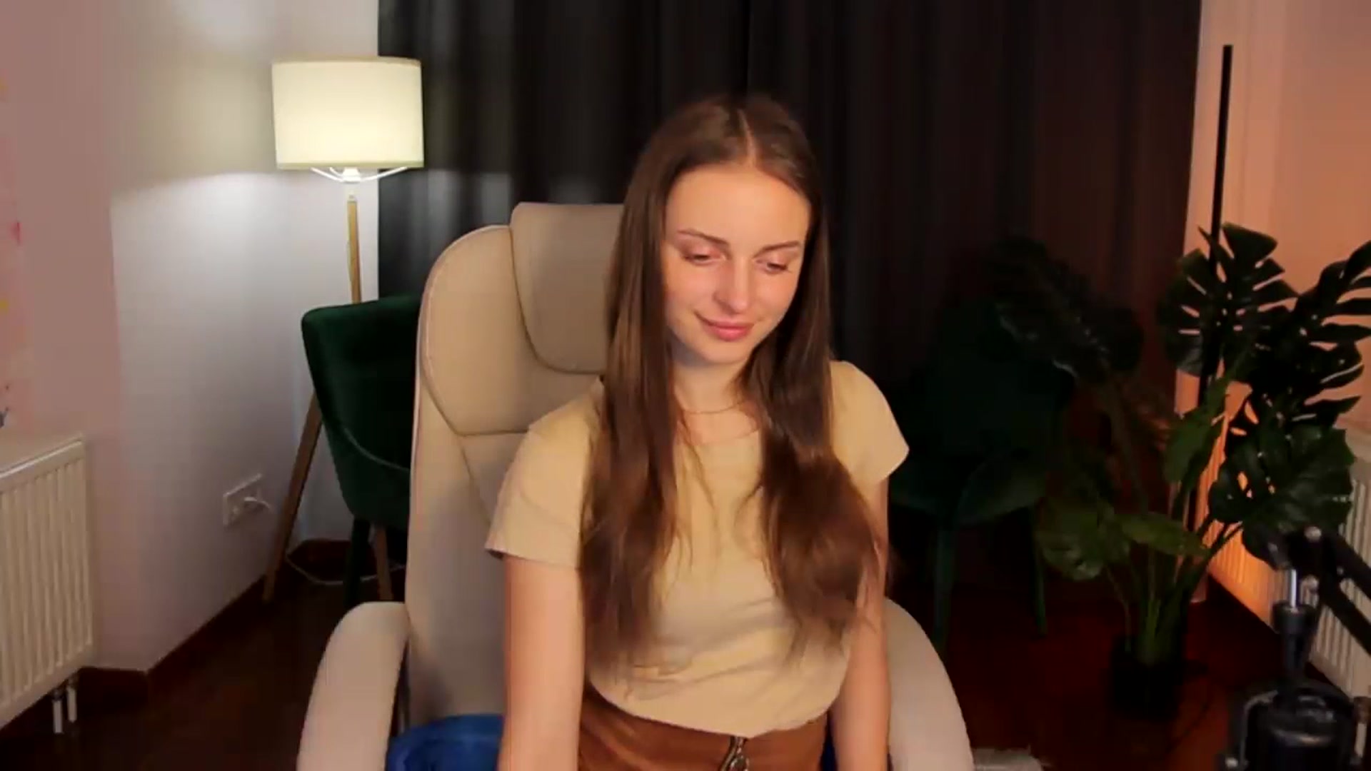 Gallery image thumbnail from Amy__Reid's myfreecams stream on, 04/18/2023, 11:32 image 12 of 20