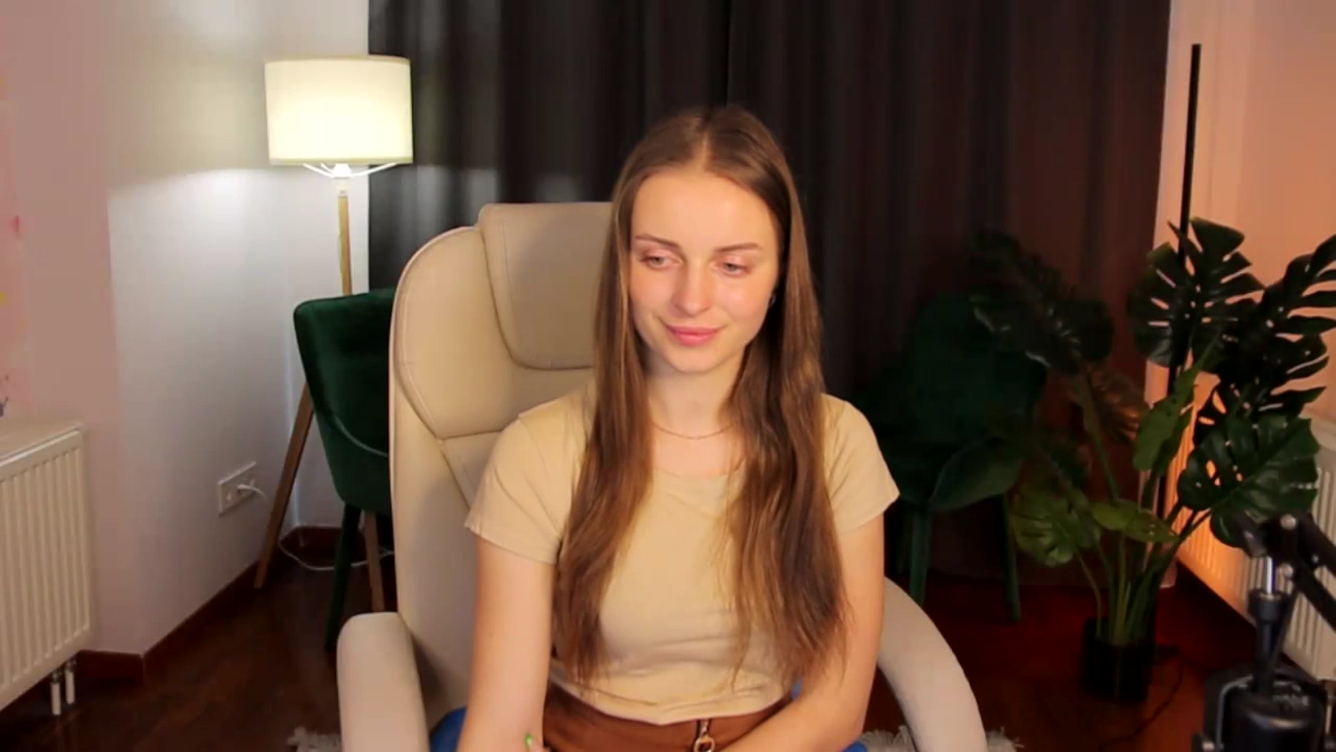 Gallery image thumbnail from Amy__Reid's myfreecams stream on, 04/18/2023, 11:32 image 7 of 20